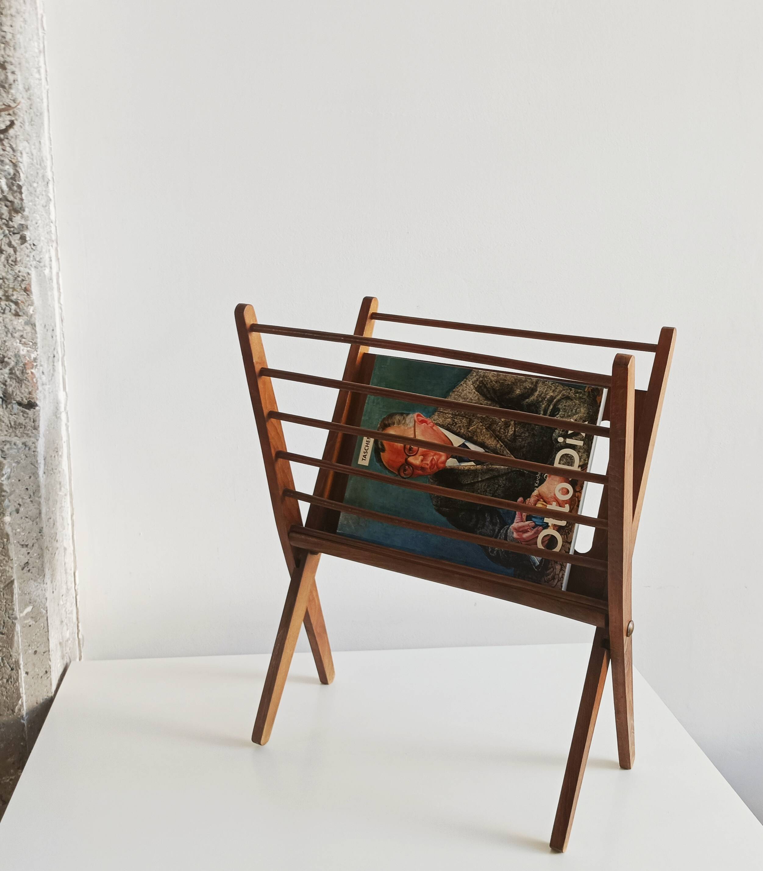 Cees Braakman folding magazine rack, Pastoe