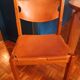 Maison Regain table ronde et chaises en orme massif