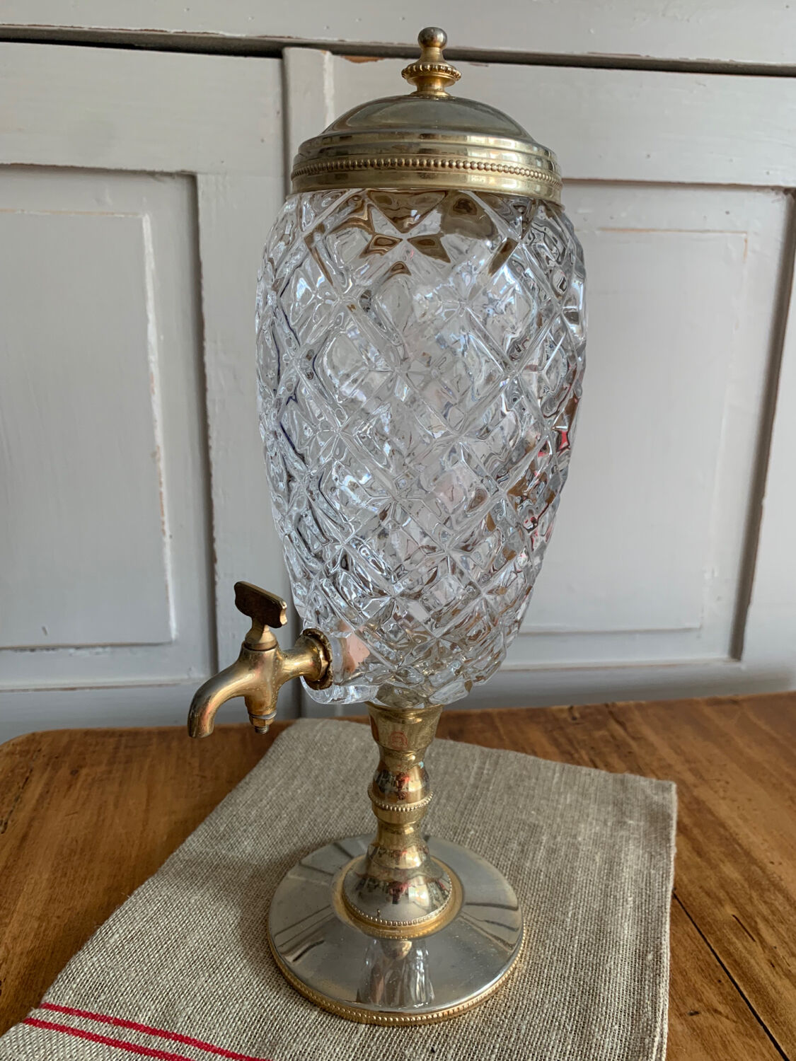 Crystal whisky absinthe fountain