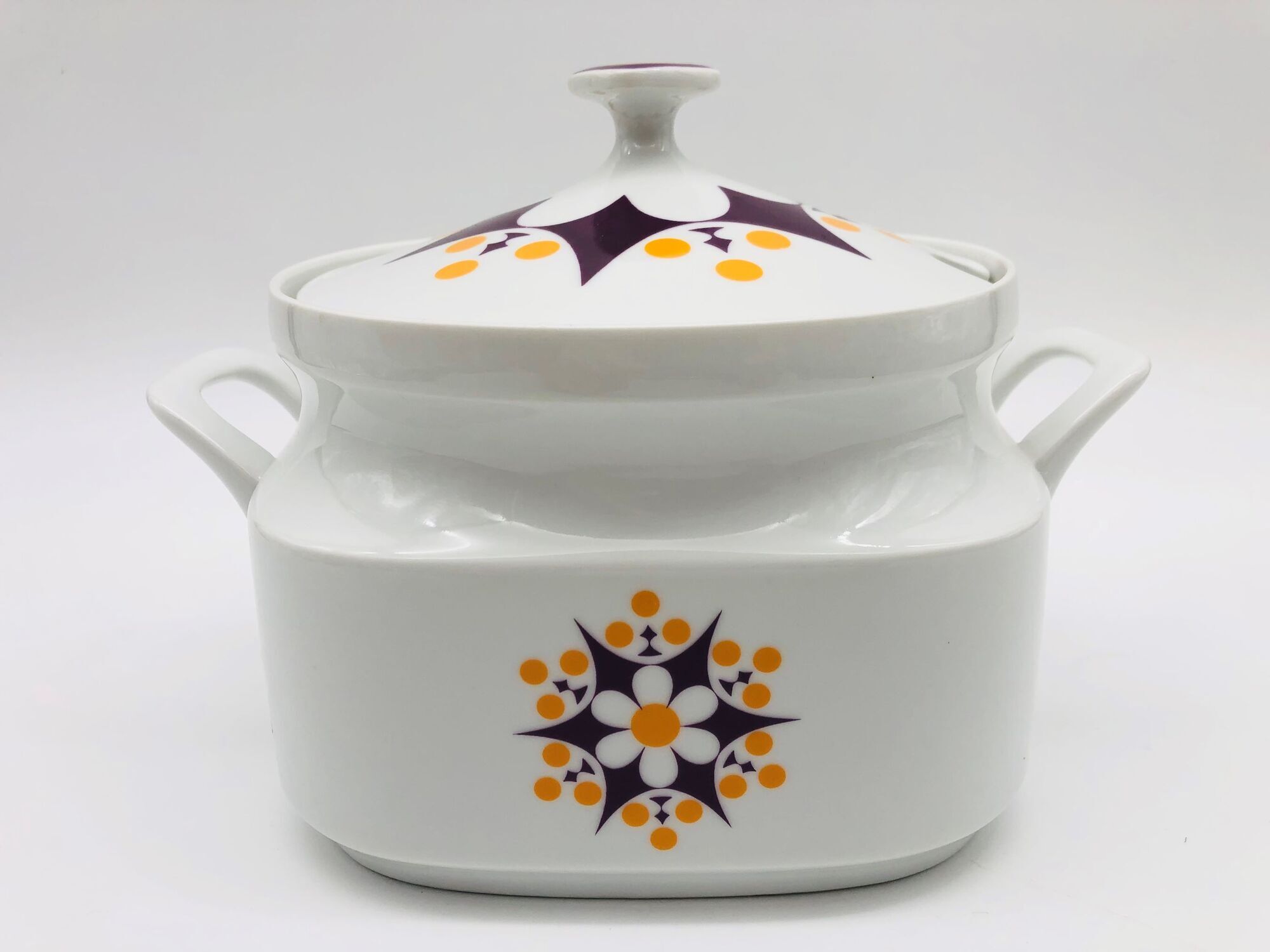 Bohemian porcelain tureen, 1970s, TK Thun -Czechoslovakia