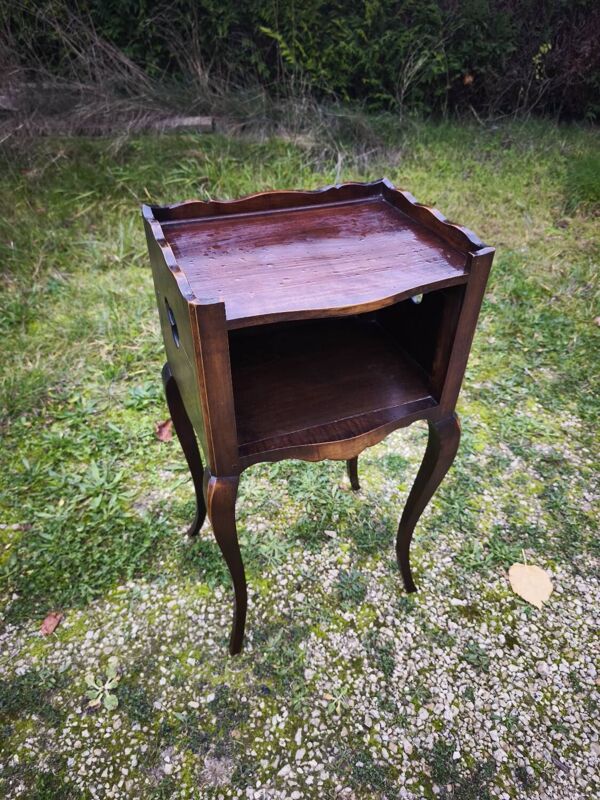 Table de chevet façon Louis VX