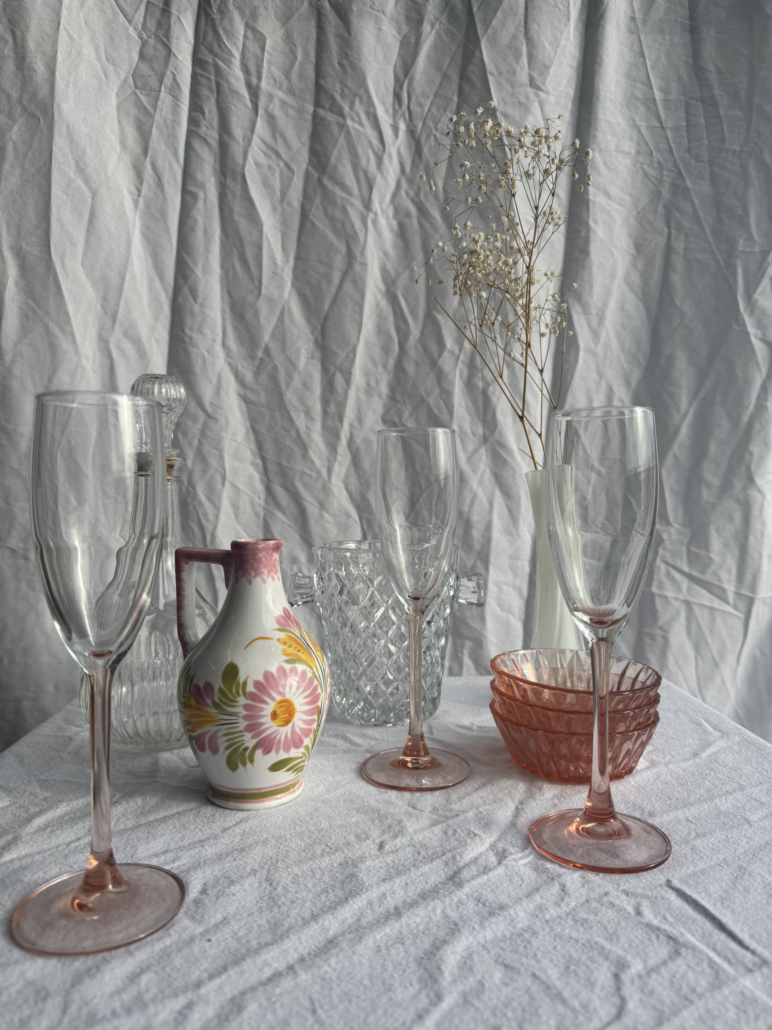 Set of 3 vintage pink champagne flutes H22
