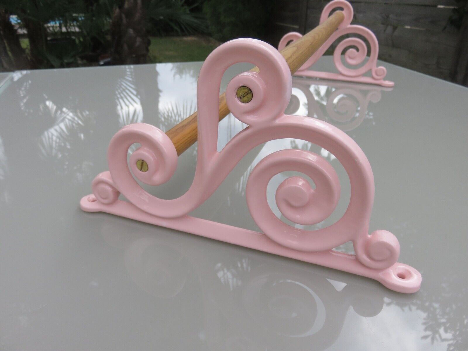 Old towel rack art deco in pink enamelled cast iron