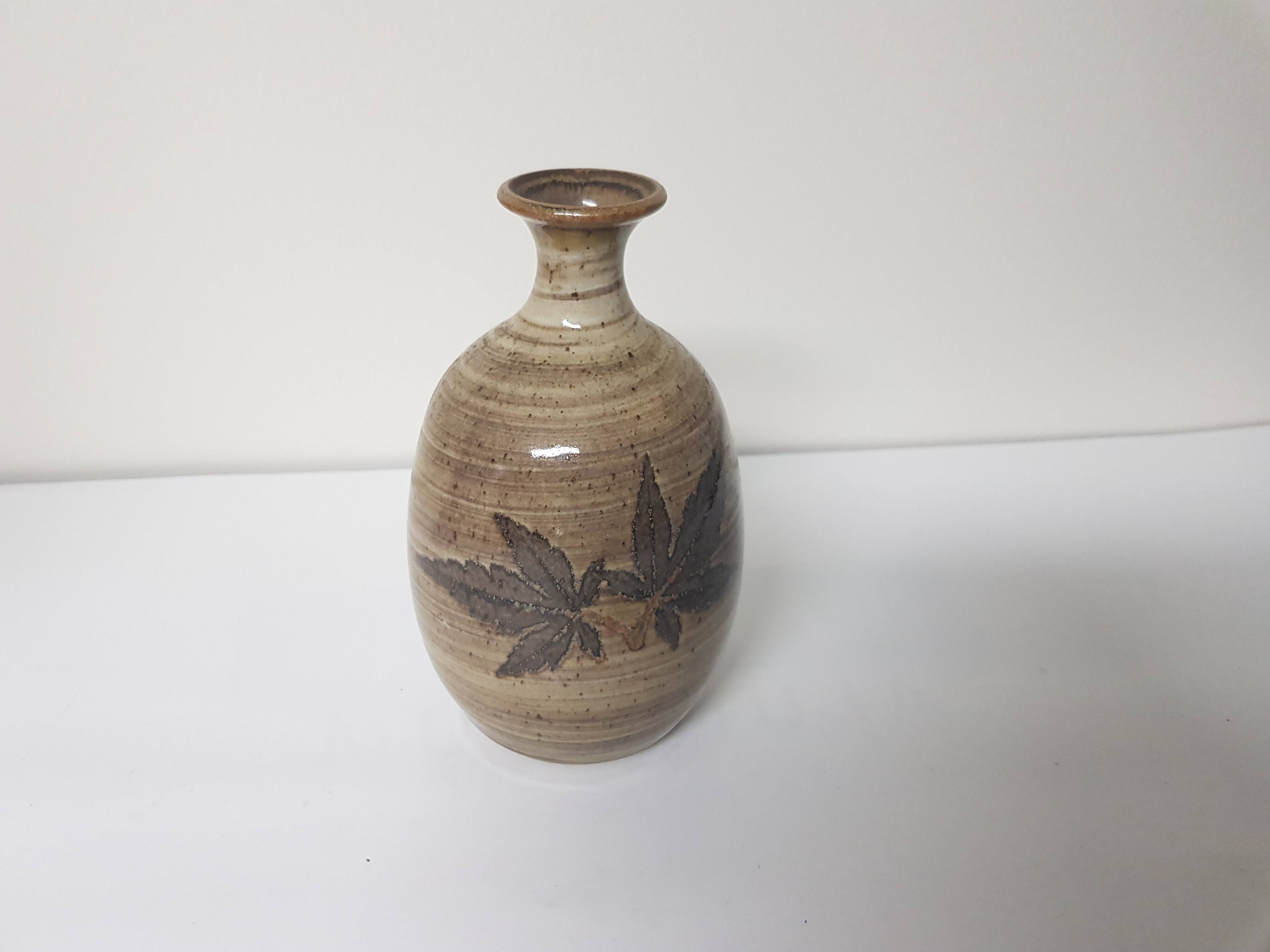 Glazed ceramic vase - Signed pictogram (Signature to be identified)