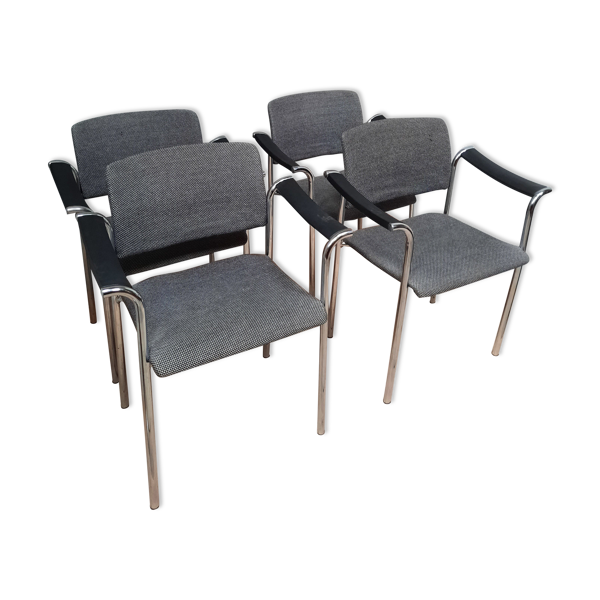 Suite de 4 fauteuils contemporains en métal chromé