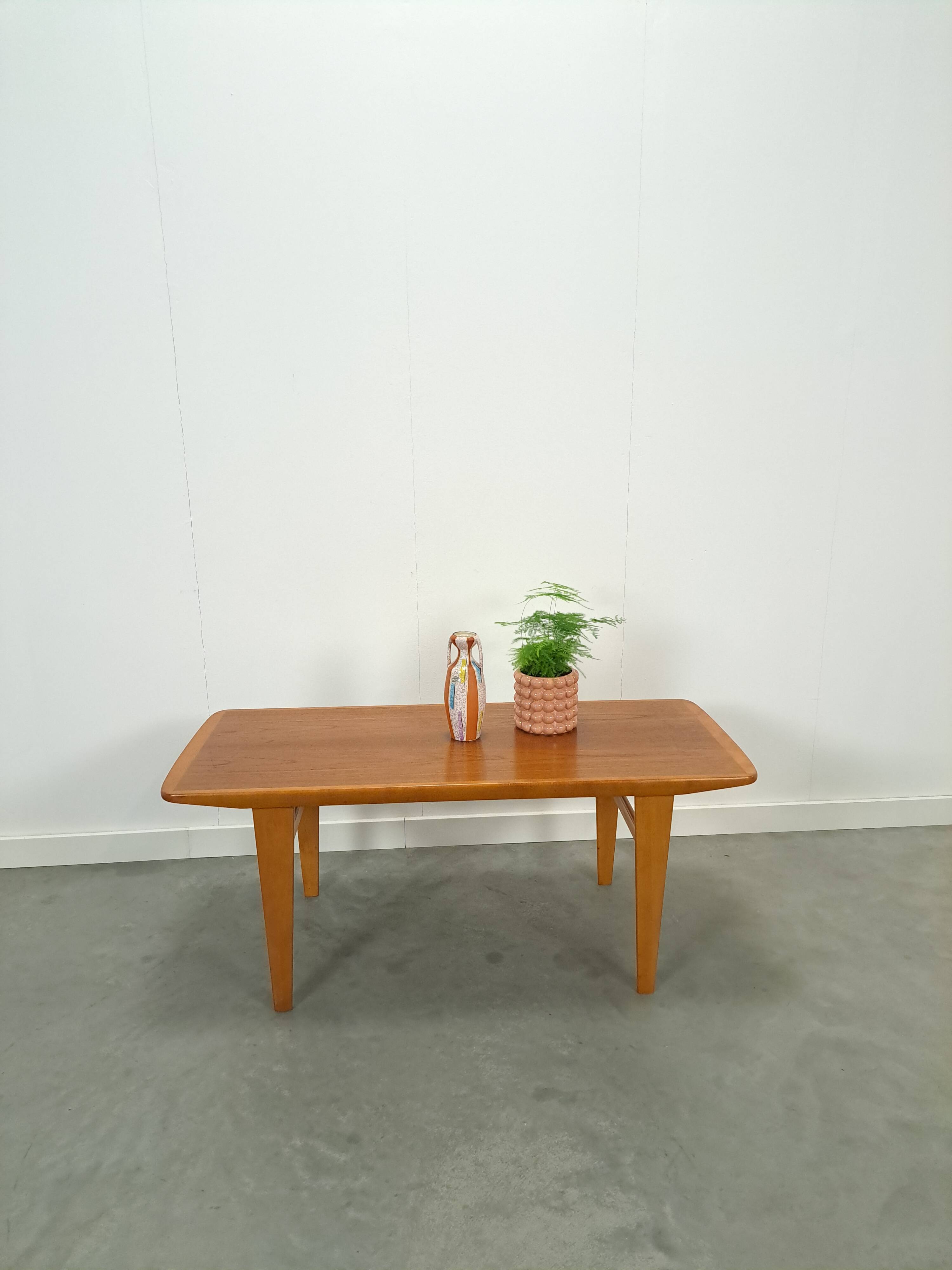 Table basse en placage de Suède vintage