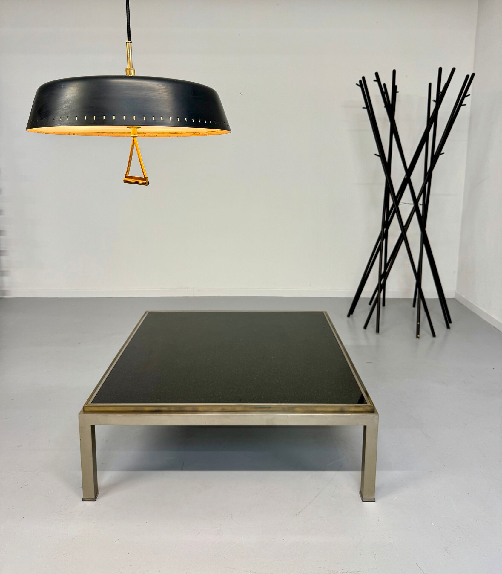 Large Flaminia coffee table designed by Willy Rizzo from the 1970s, metal and stone.