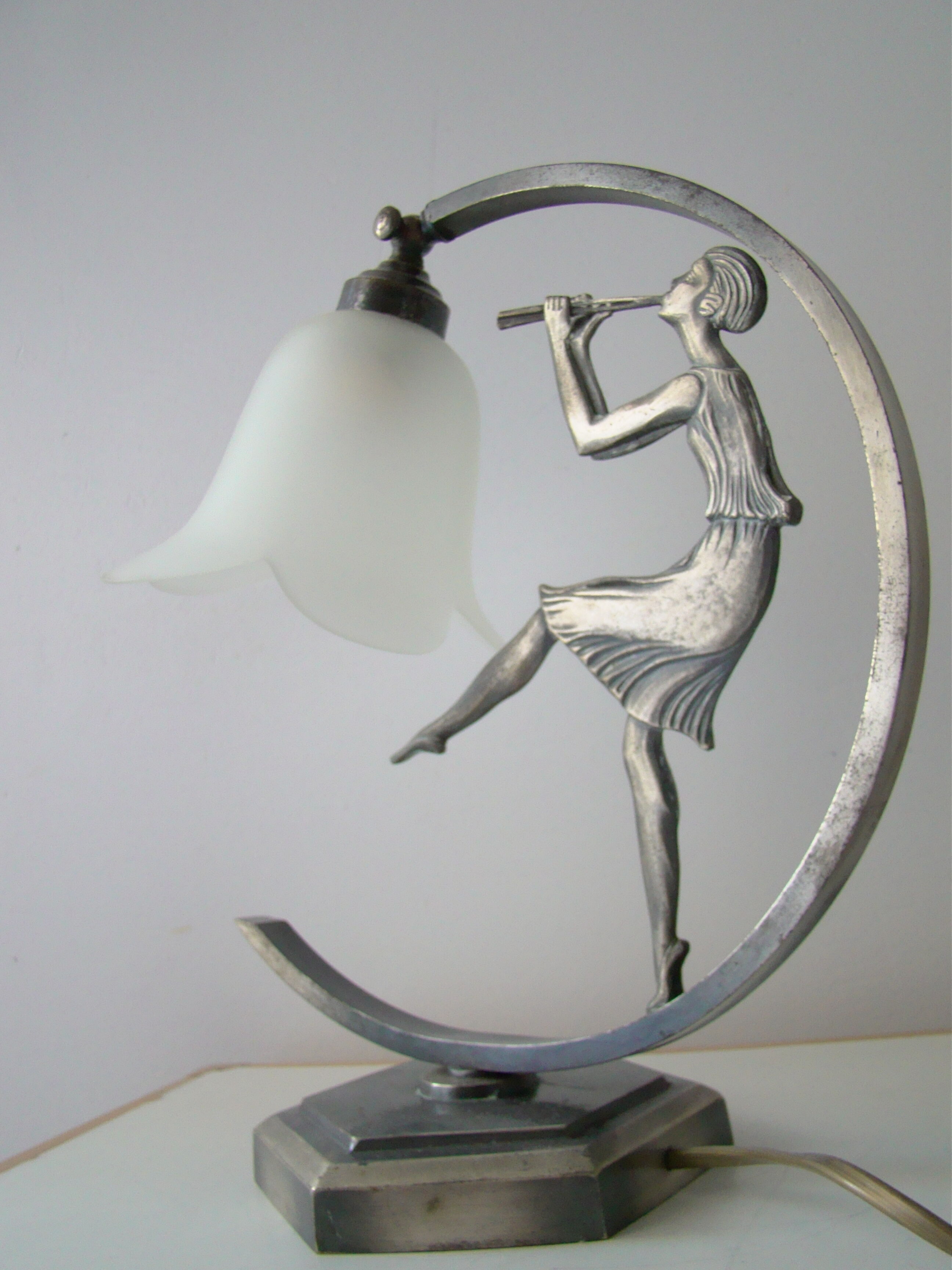 Art deco lamp, flute dancer