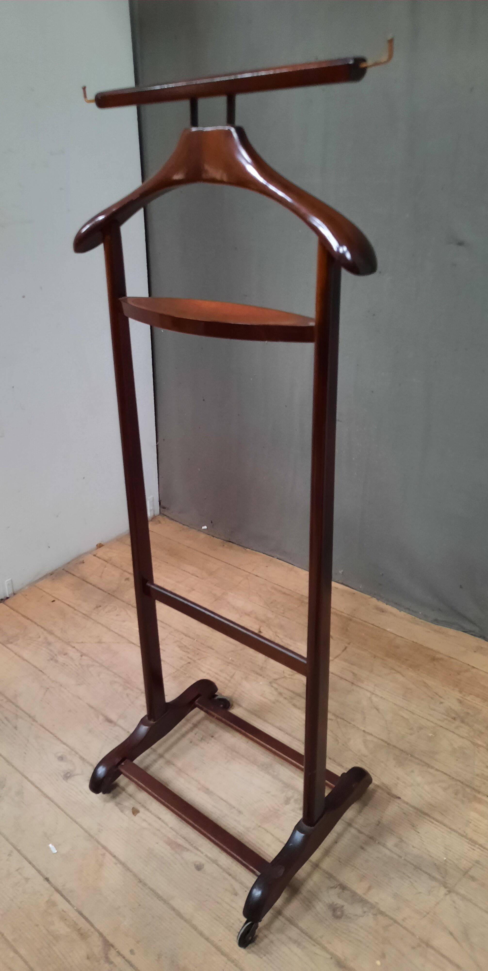 Varnished wooden valet