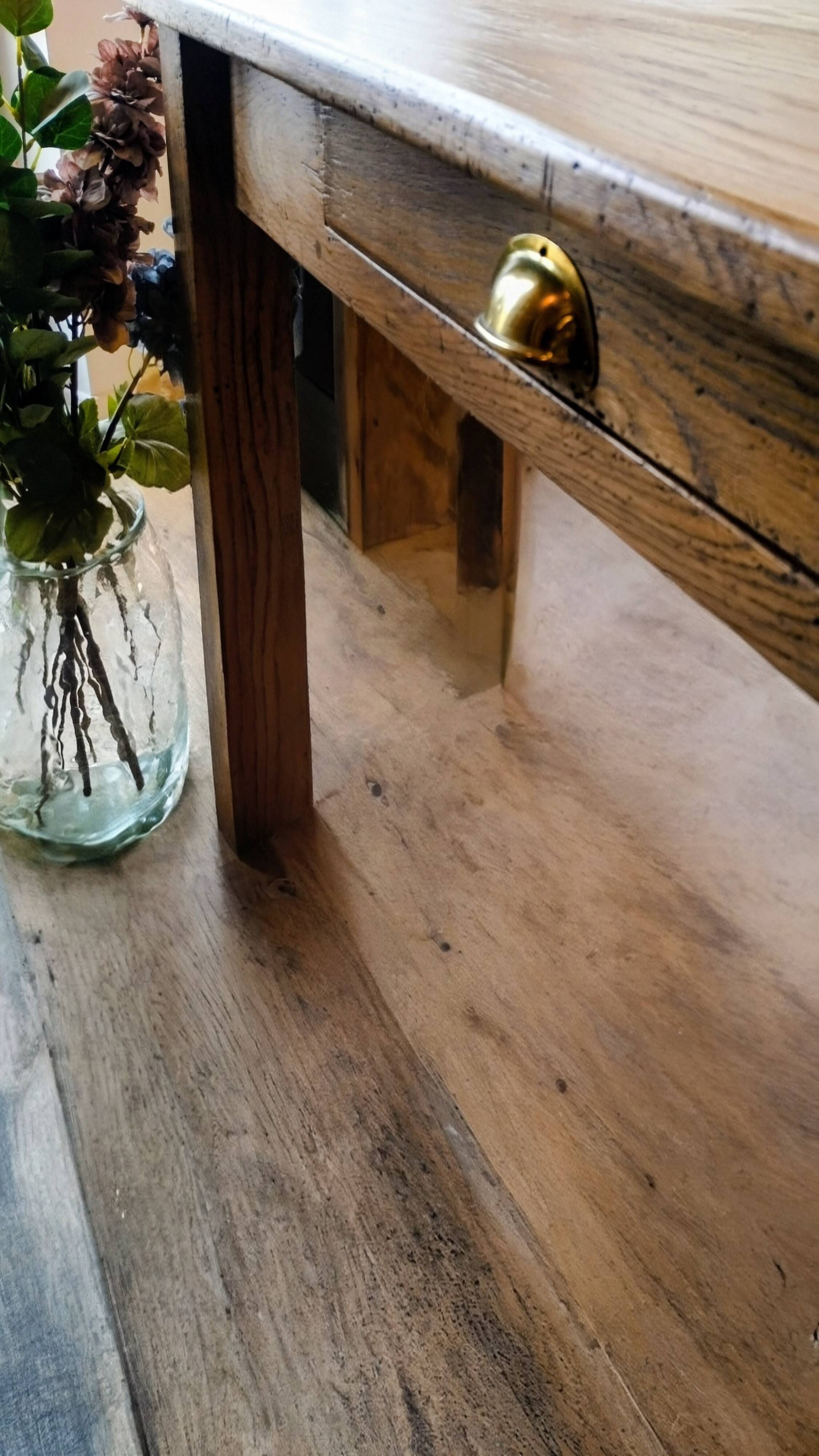 Table de ferme en chêne massif Français.240 x100 patiné avec deux tiroirs.