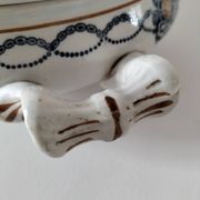 Antique Saint-Amandinoise tureen, blue and ochre decoration 6523, 1900-1920