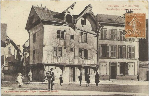 Tableau HSP ''Rue Gambay Vieux Troyes'' commerce en 1910 HSP signé + cadre