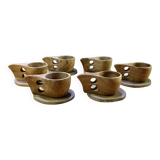 Service de tasses en bois avec soucoupes