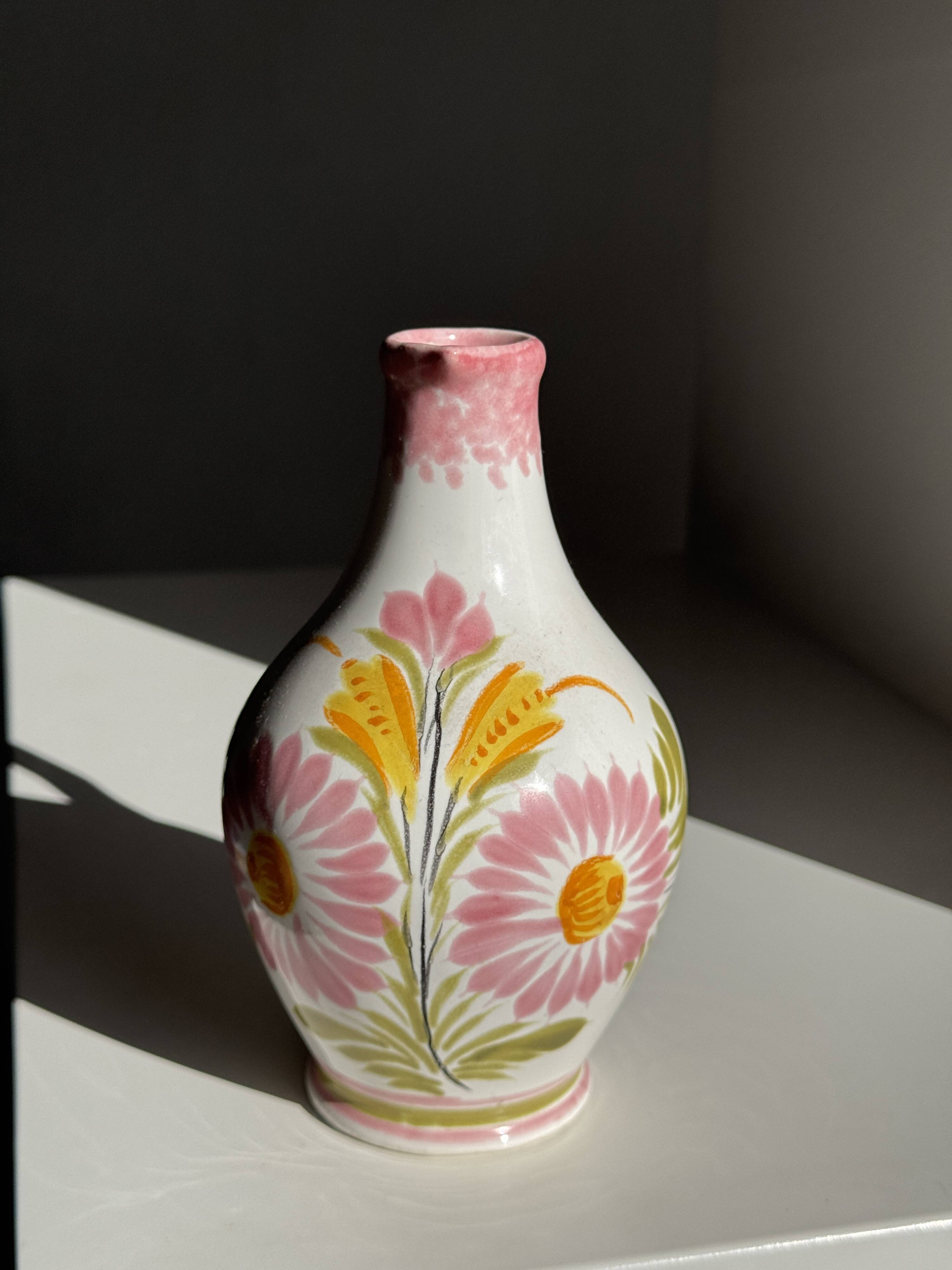 Mini vase with stylised flowers in green and yellow roses, H15.5.