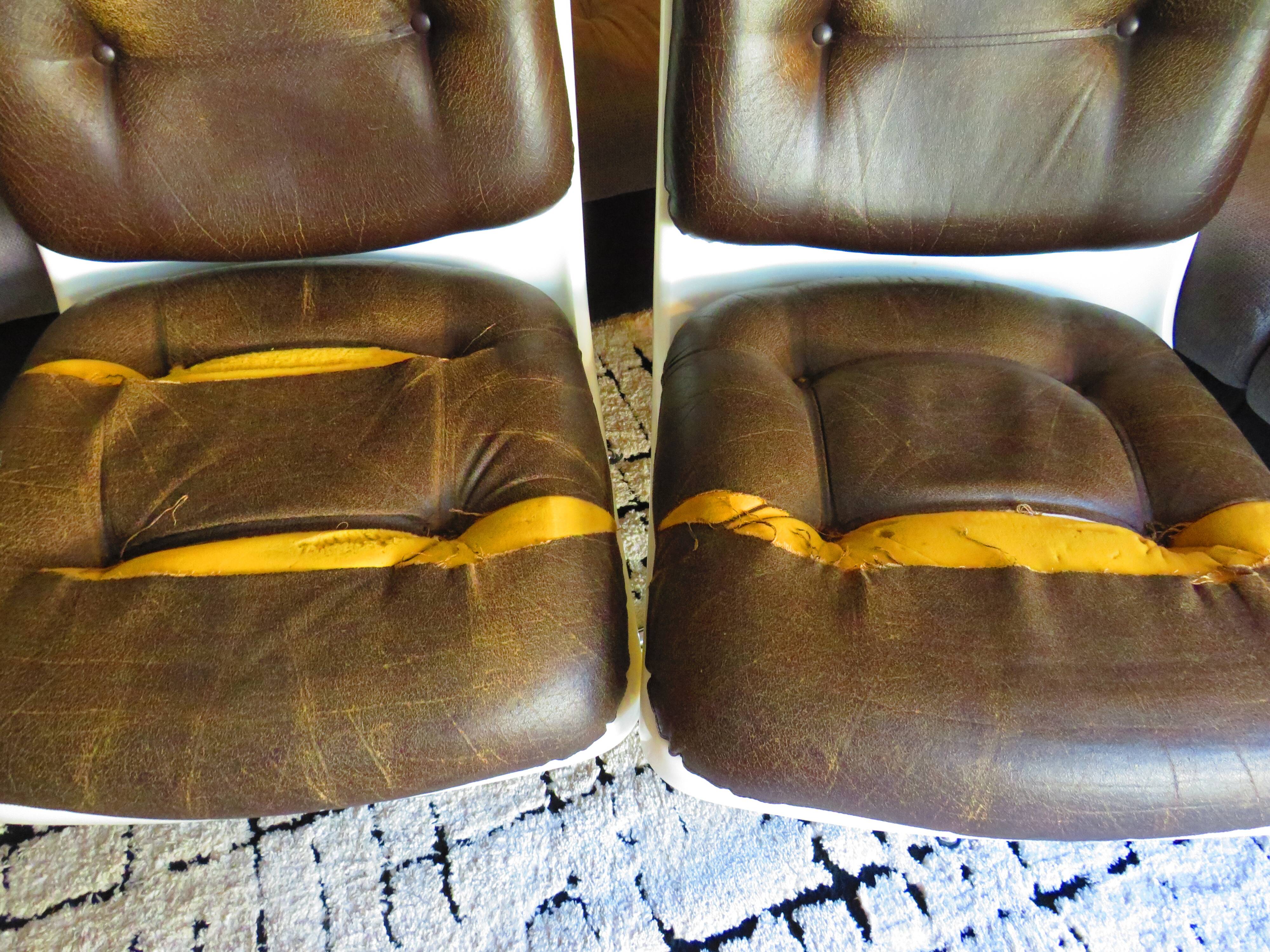 Fauteuils design 70s Grosfillex Albert Jacob – Pivotants & Rares