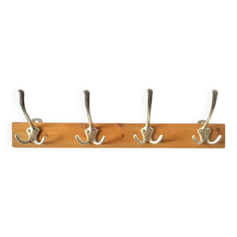 Portemanteau vintage en bois - 4 patères en fonte d'aluminium