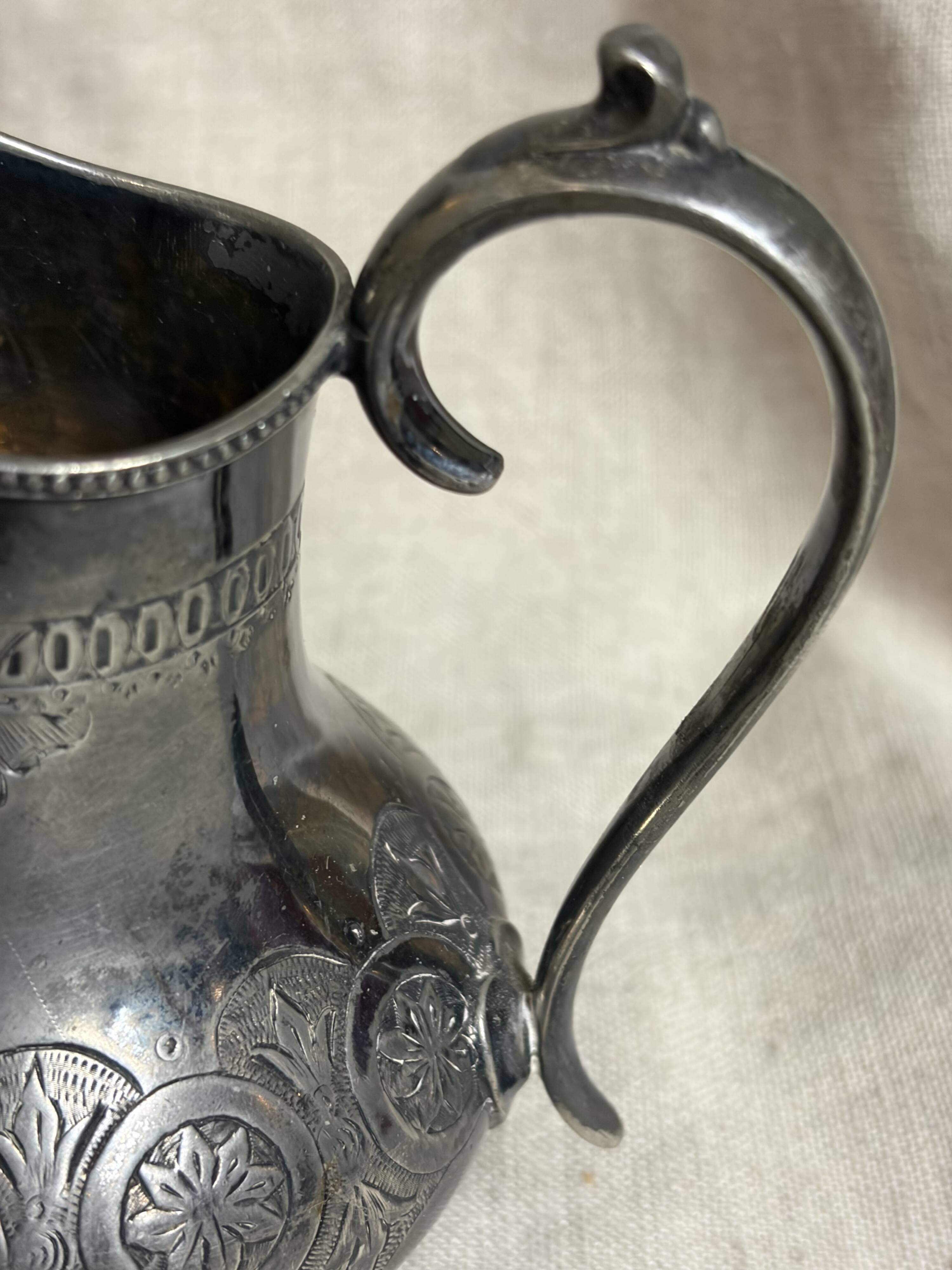 Pot à lait en métal argenté, 1870
