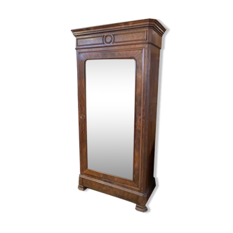 Wardrobe in walnut