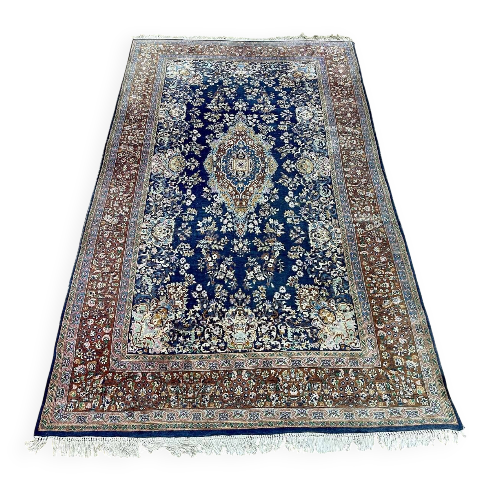 Handmade wool Iranian carpet - 2.45m x 1.40m