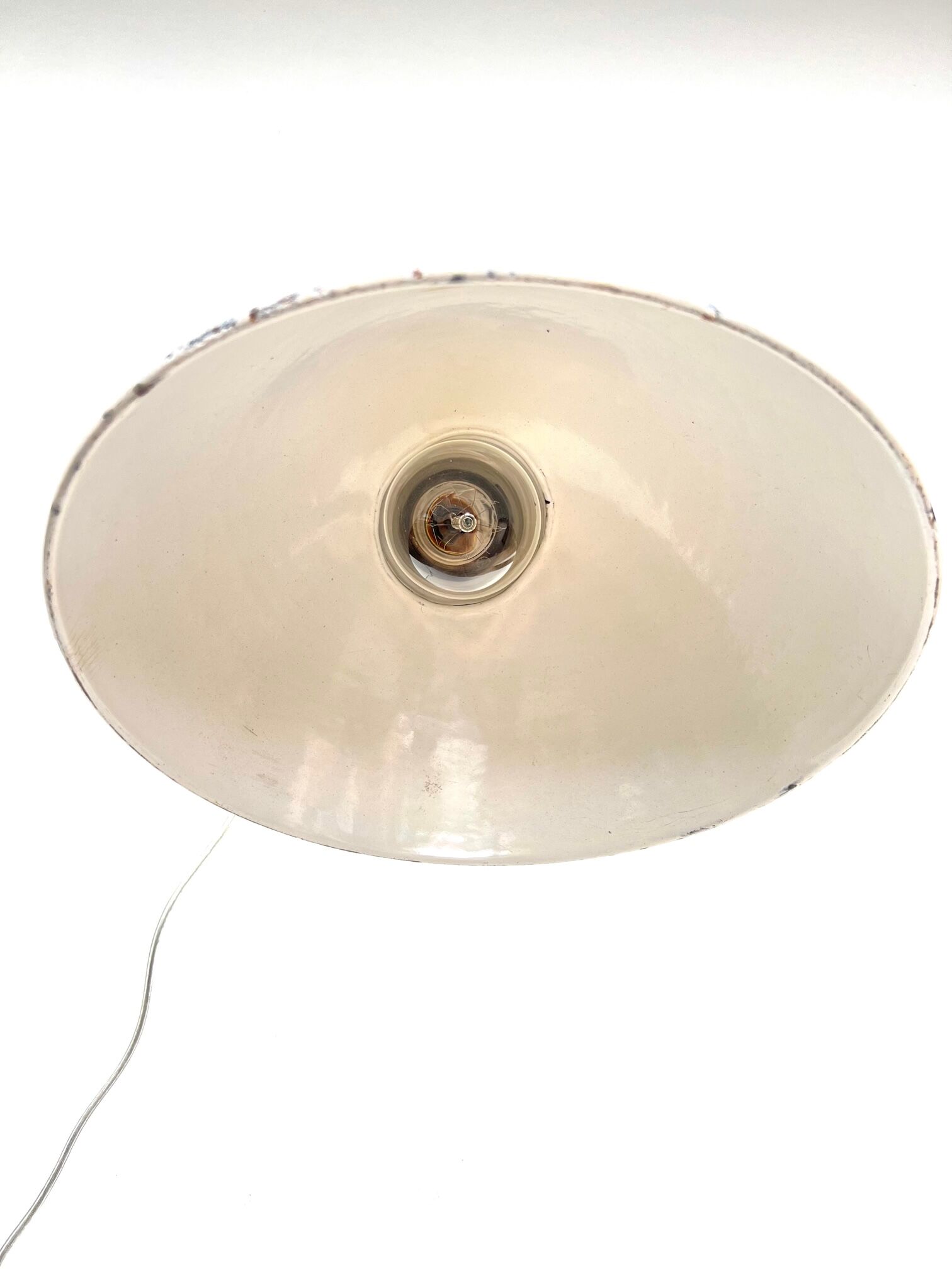 White enamelle tole wall lamp ø 31 cm brand benjamin usa
