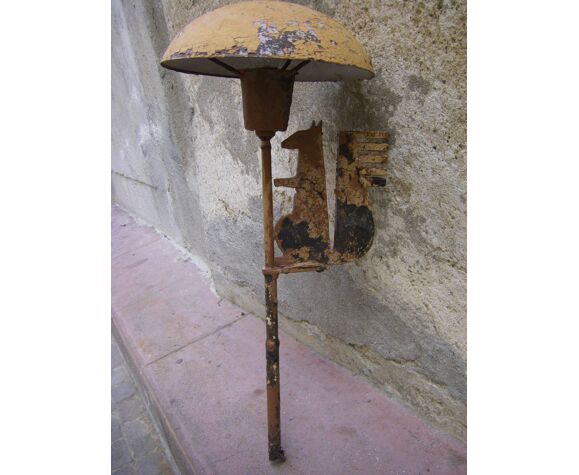 Old bank lamp "Caisse d'Epargne"