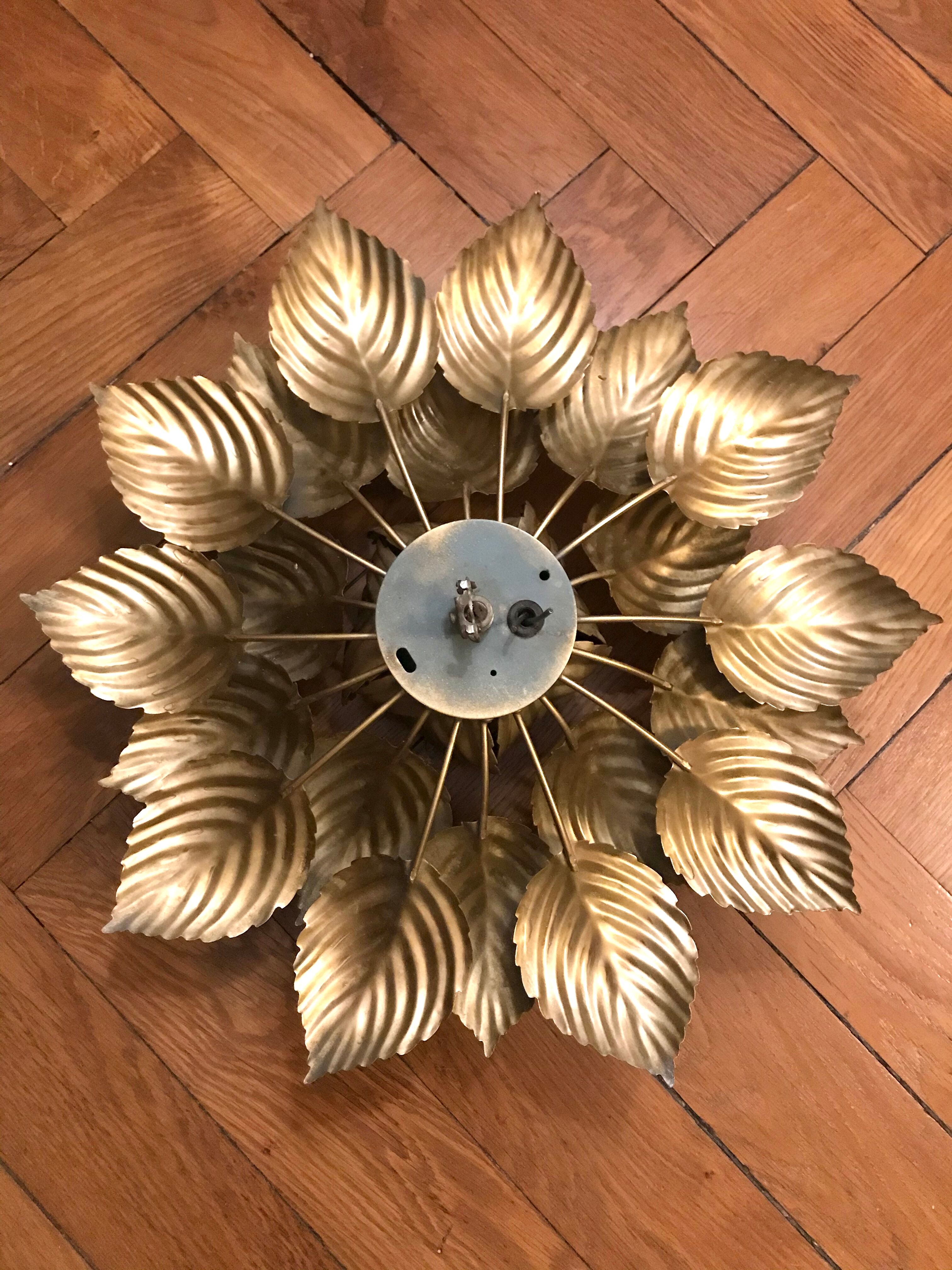 Flower/golden leaf ceiling