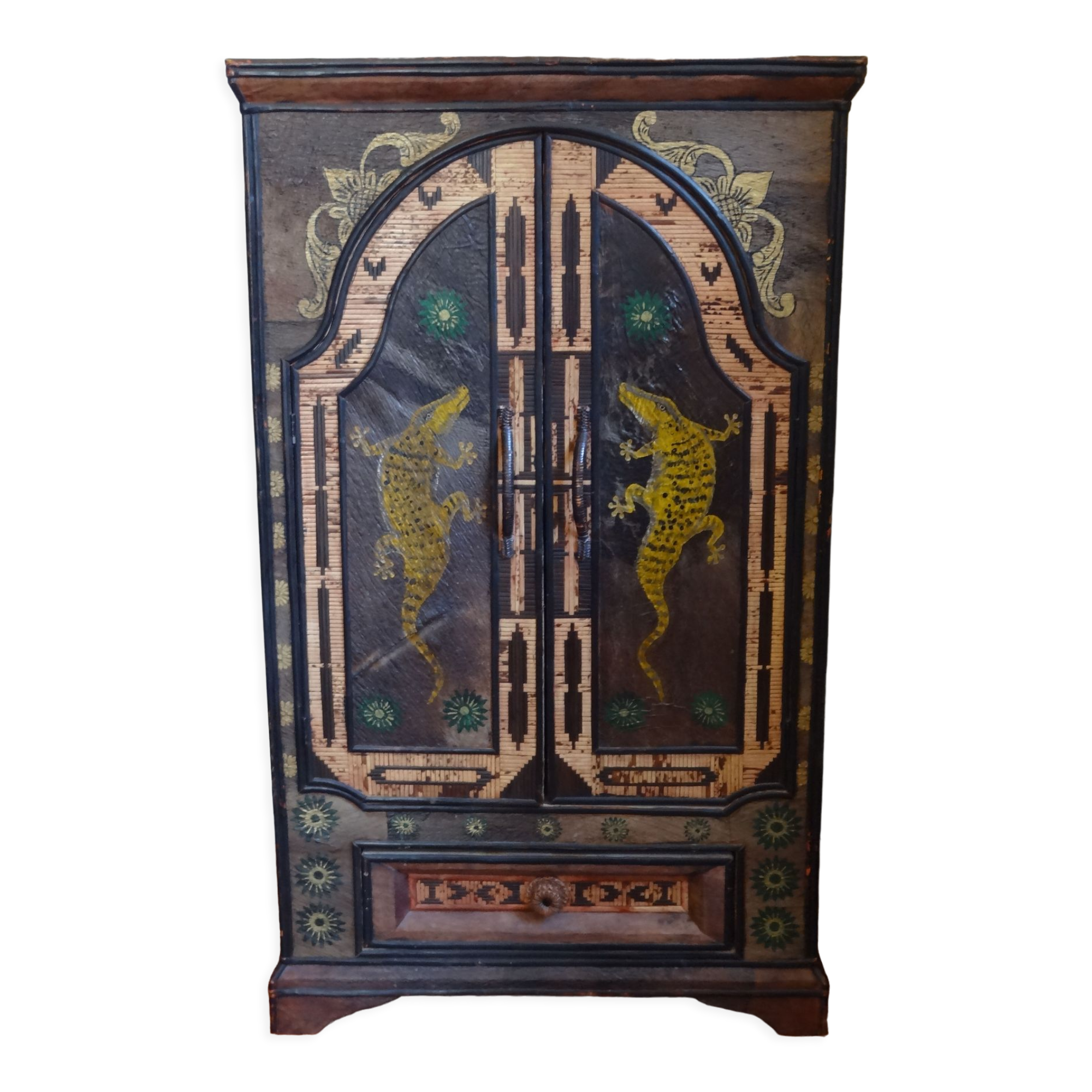 Bali furniture (sideboard) in polychromed banana leaves 54 x 91 x 38 cm