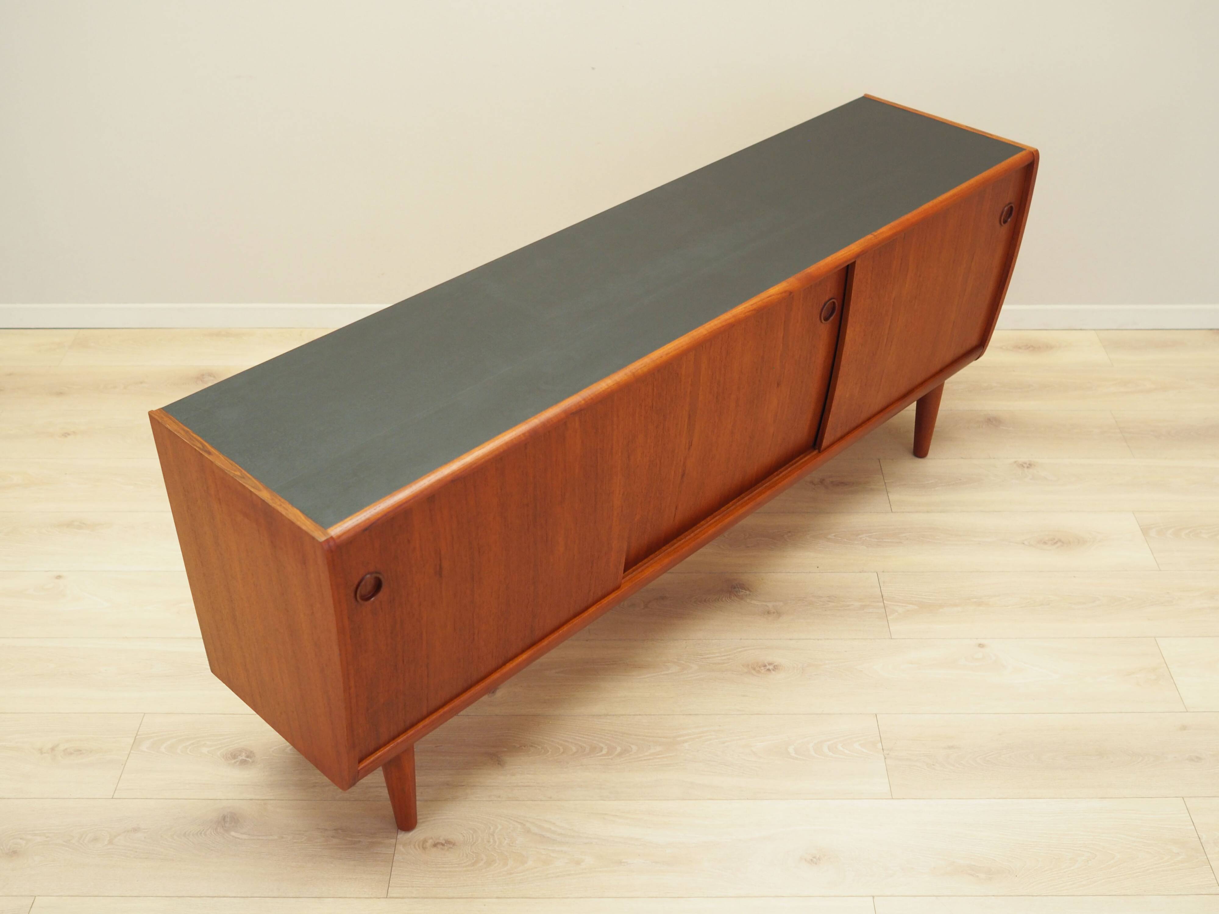 Buffet en teck, design danois, années 1970, production : Danemark