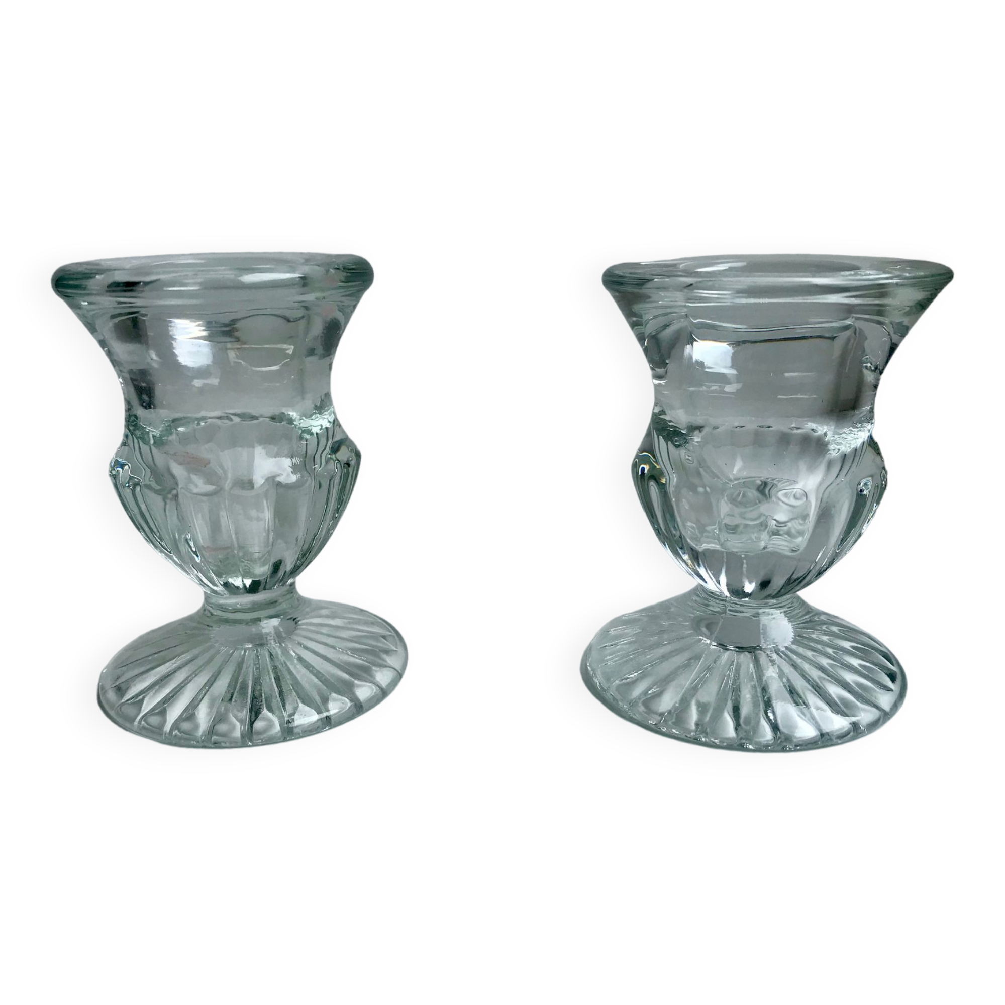 Paire de bougeoirs en verre moulé années 50-60