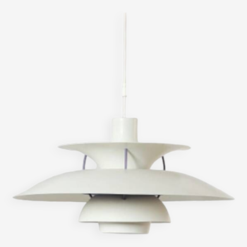 Suspension ph5 par poul henningsen. 1894—1967  danemark