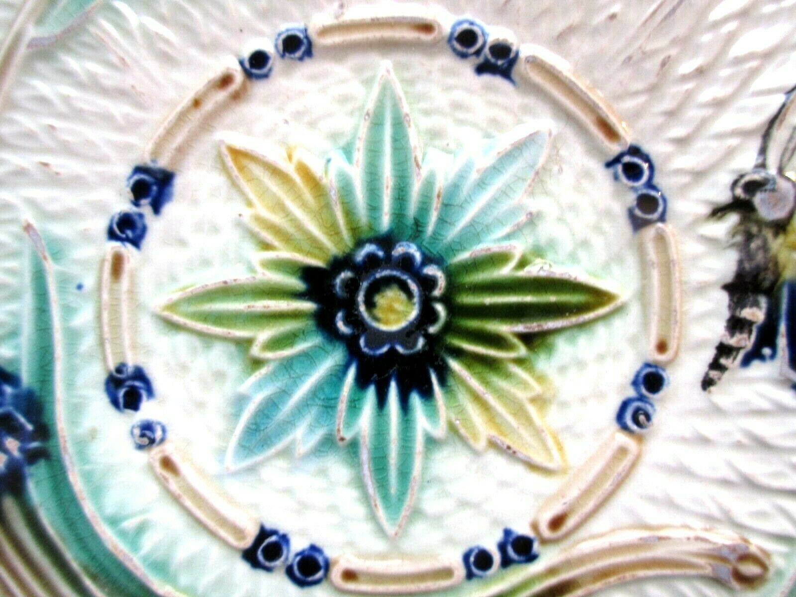 Art Deco dabbling plate, muscaris and a butterfly.