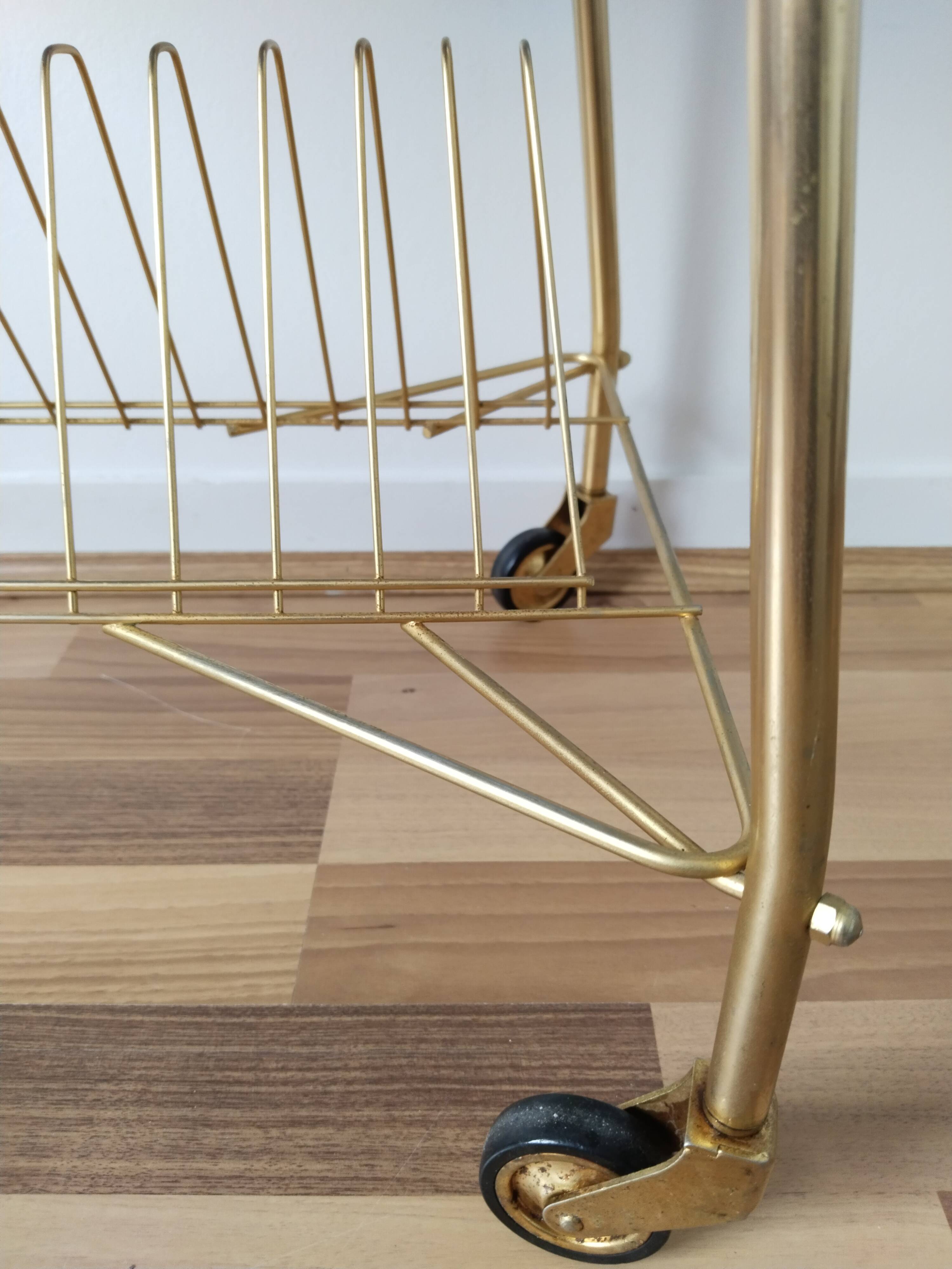 Table porte vinyles, porte électrophone, tourne-disques  , porte-revues   ,années 50