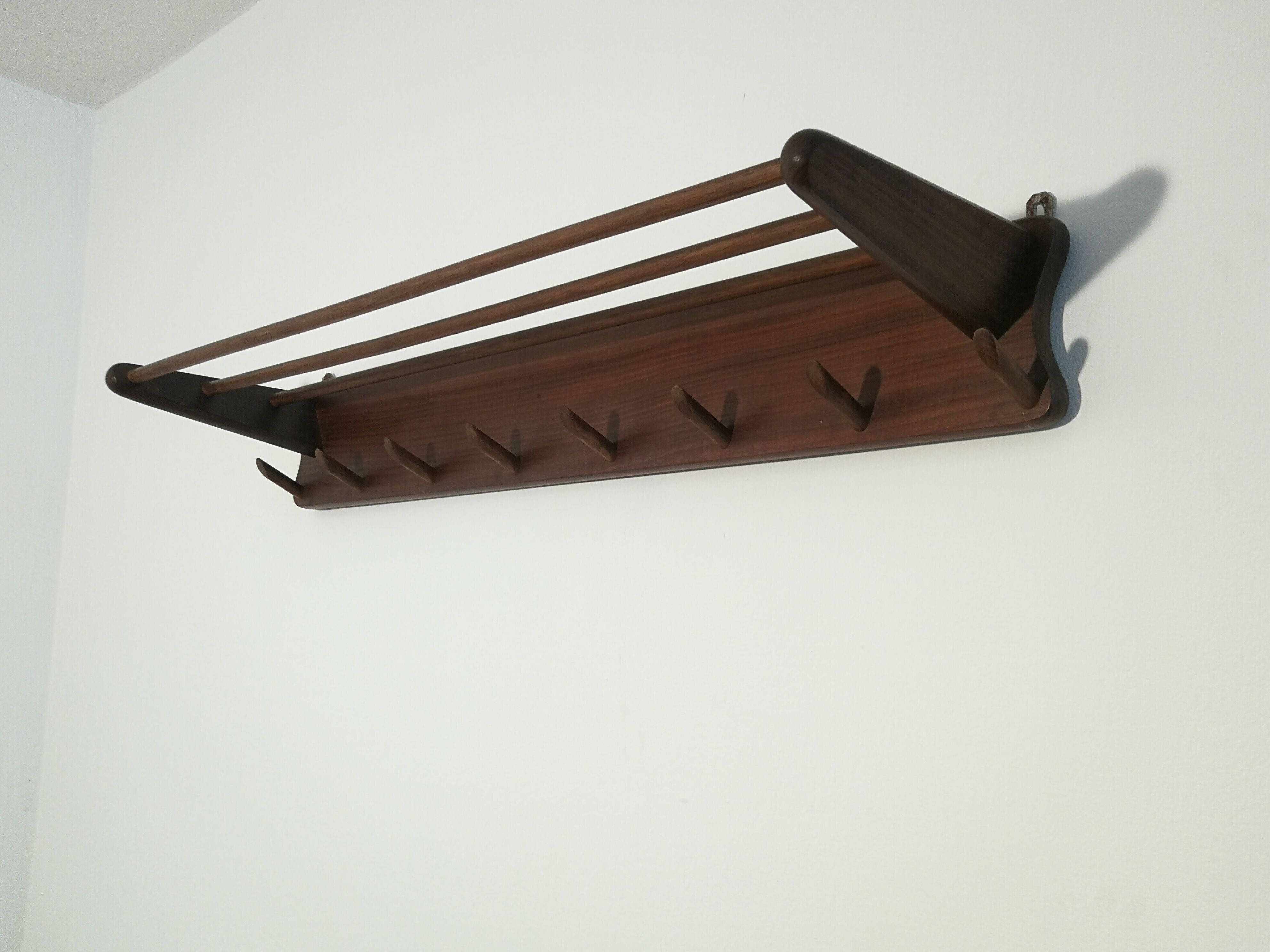 Wall coat holder