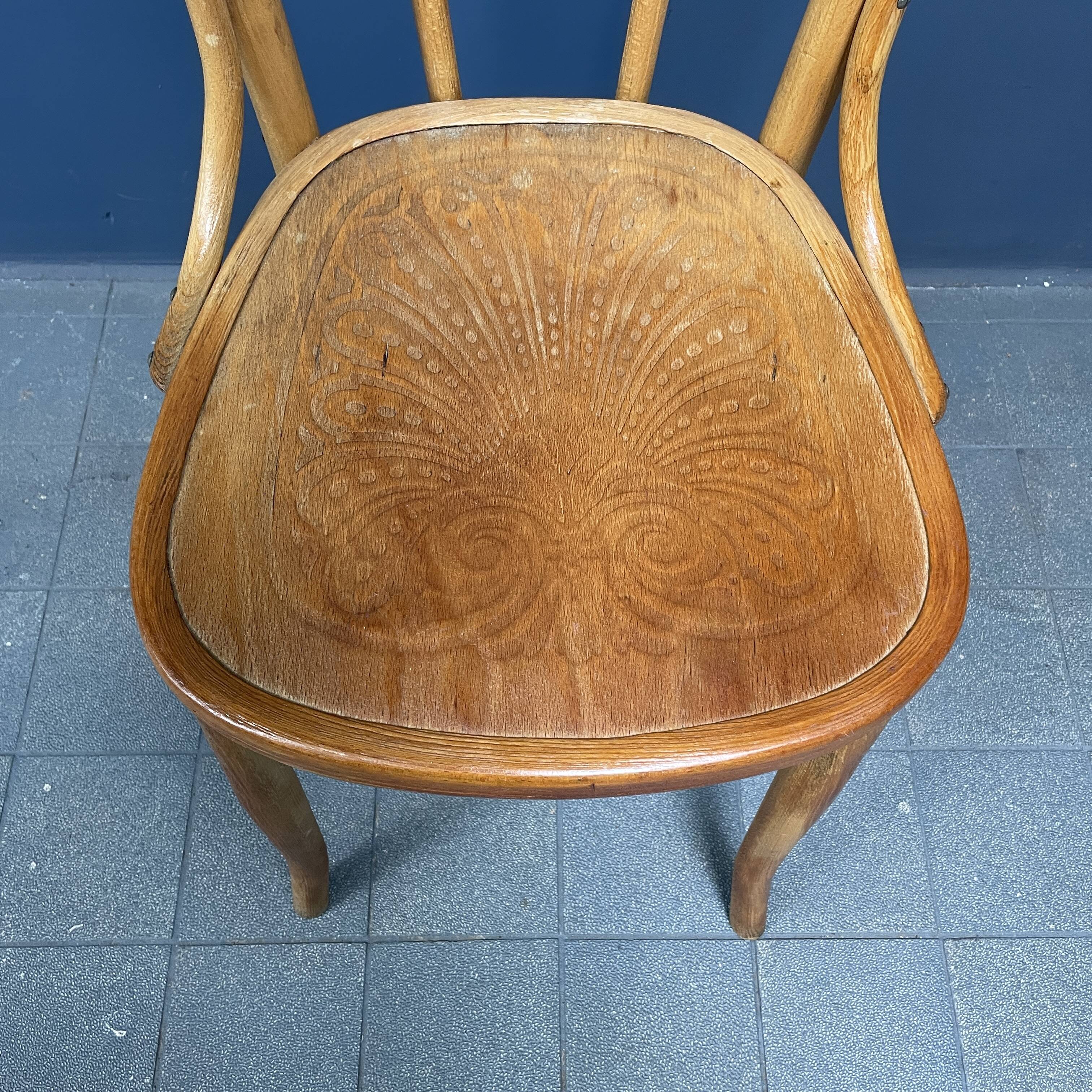 Set of 4 wooden bistro chairs with graceful seats