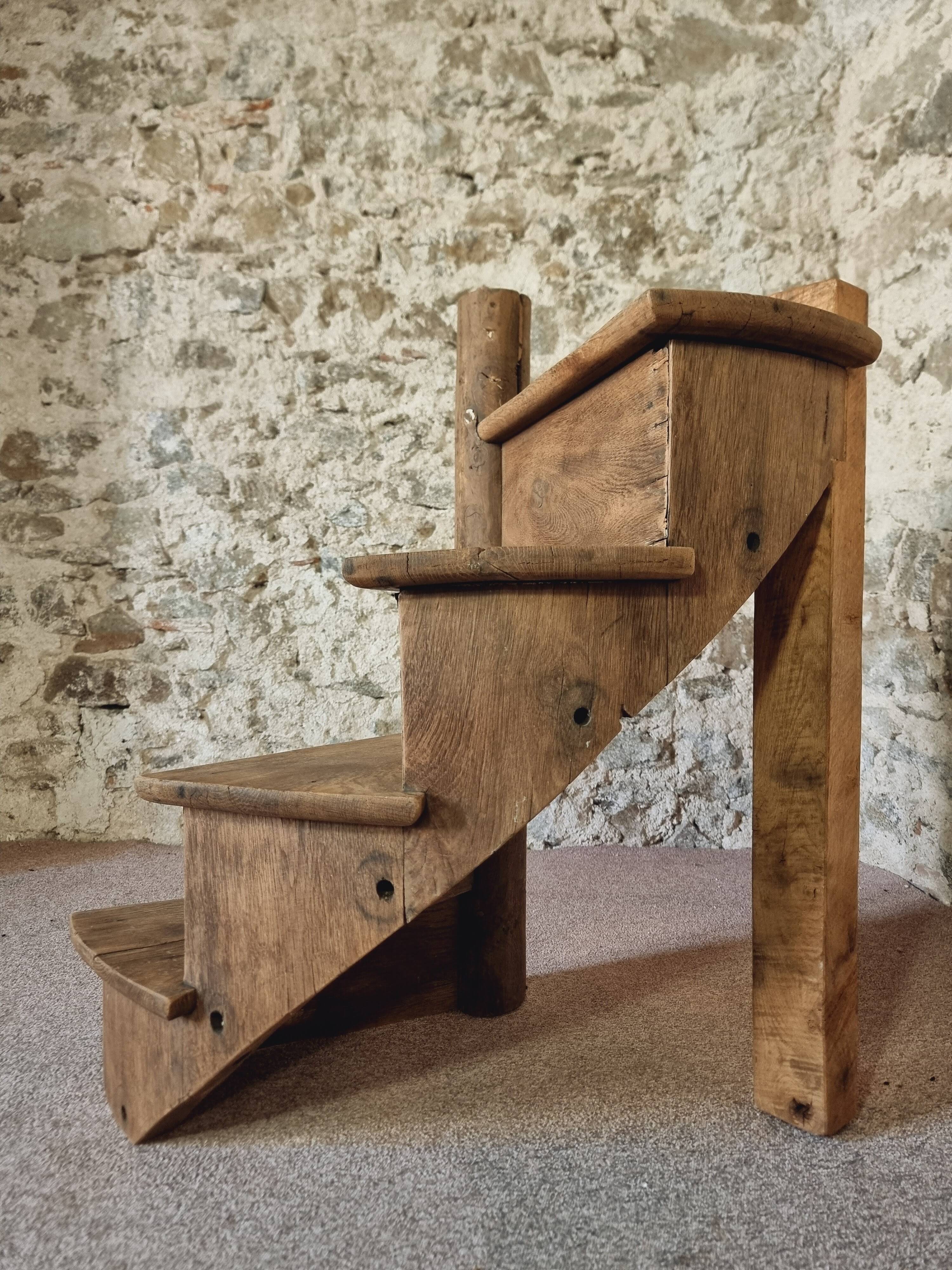 Segment of a spiral staircase in solid oak, early 19th century.