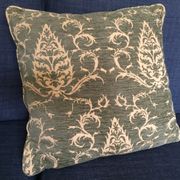 Decorative pillow case in velvet with ottoman turkish 16th century motifs