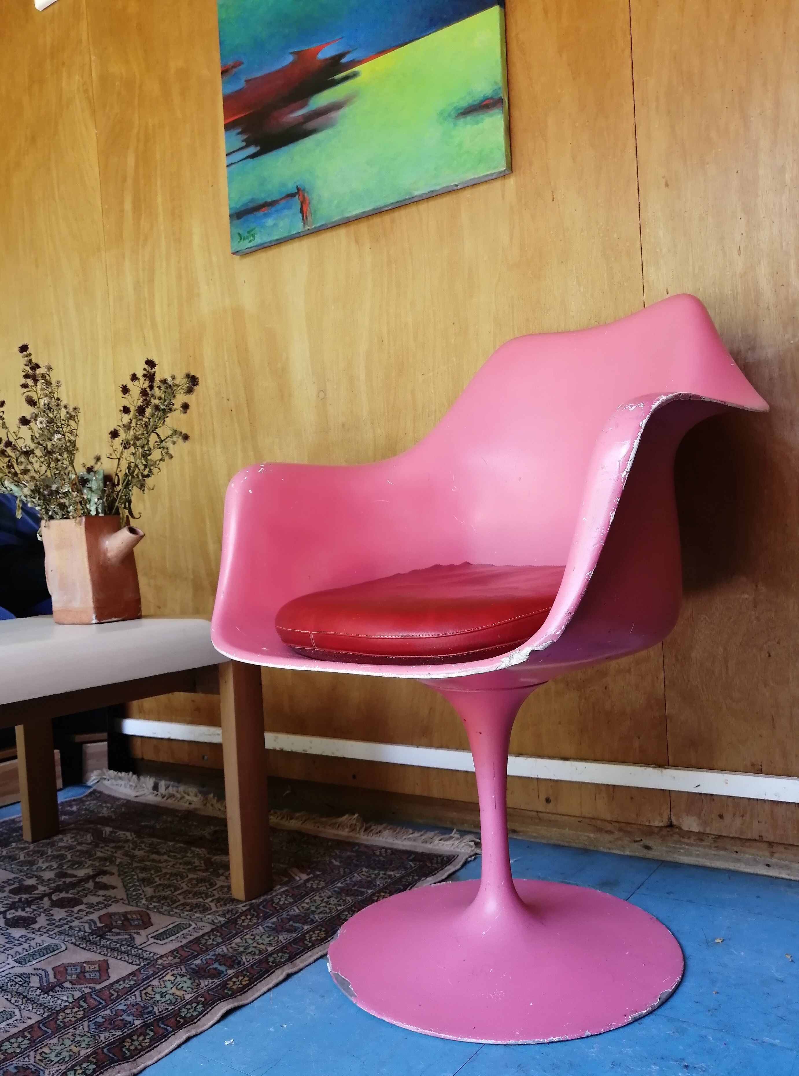 Tulip armchair by Eero Saarinen Knoll edition