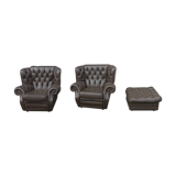 Pair of Chesterfield armchairs with footrest