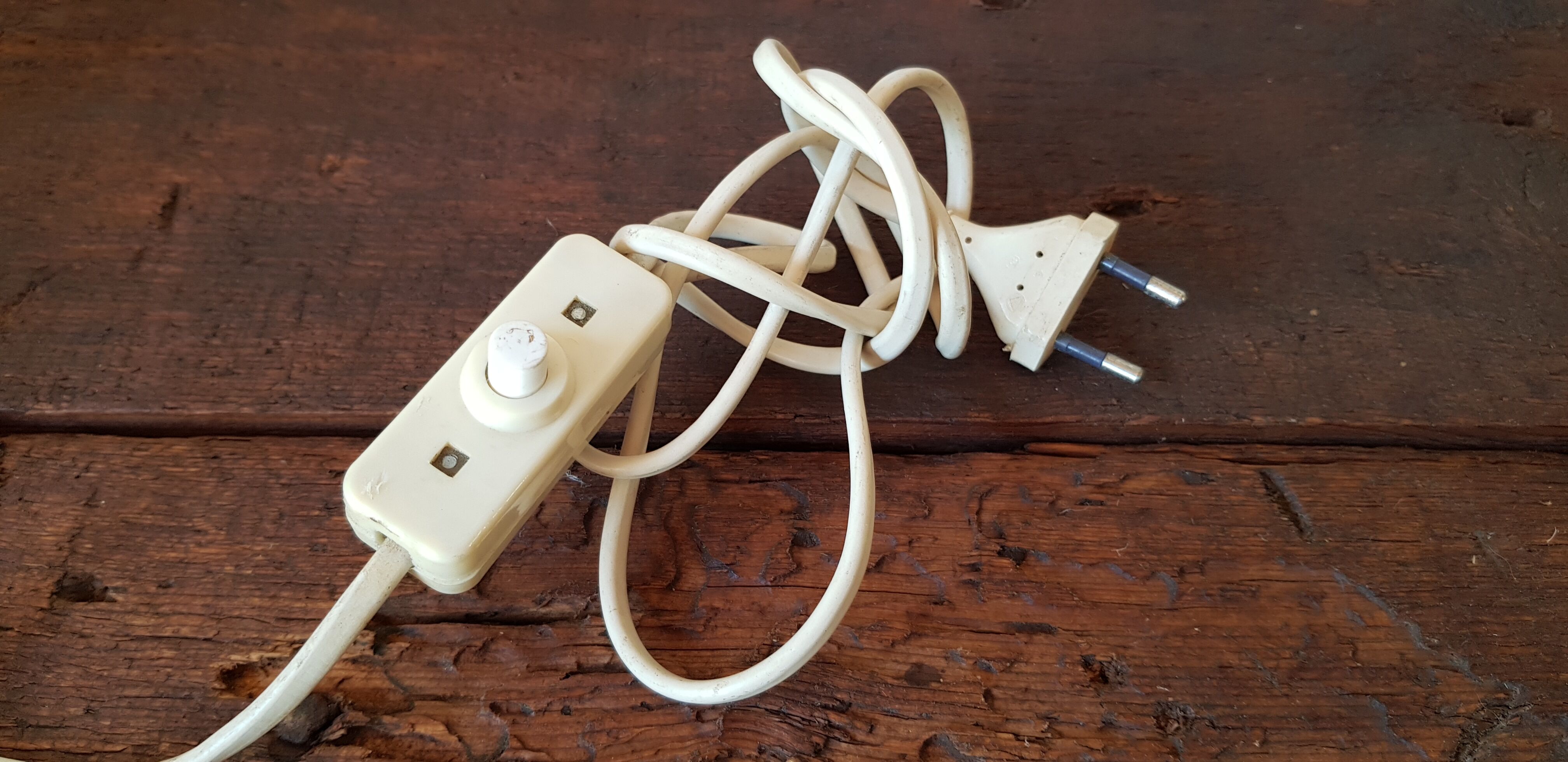 Lampe industrielle avec étau