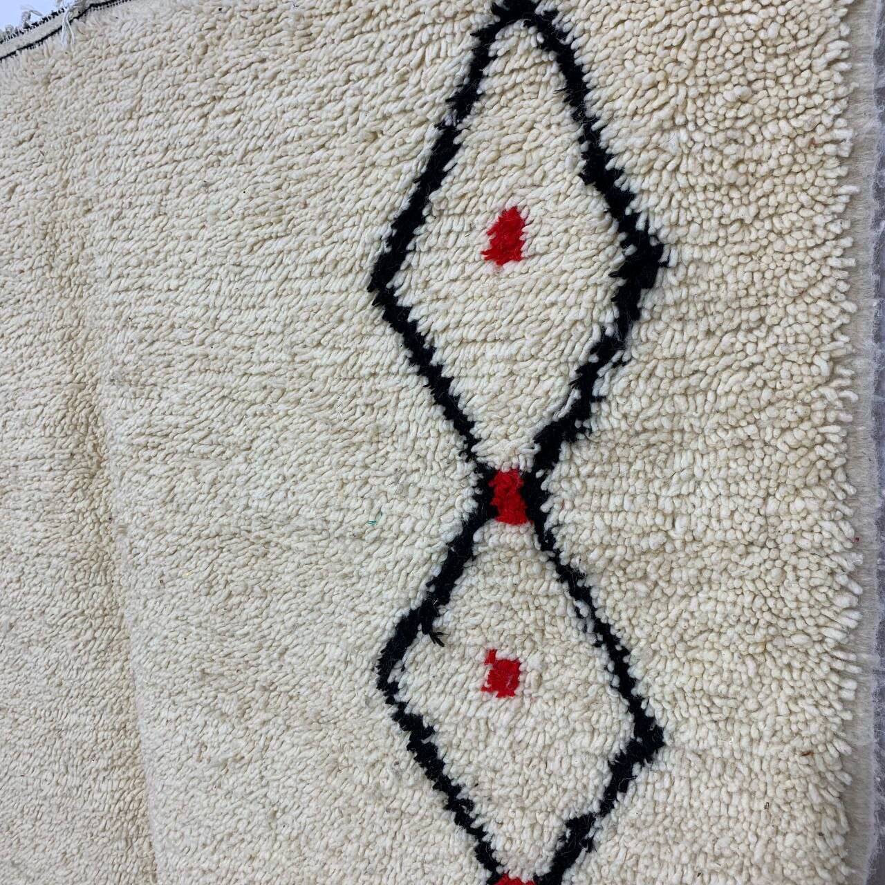 Handmade Moroccan Berber rug 253 X 153 CM