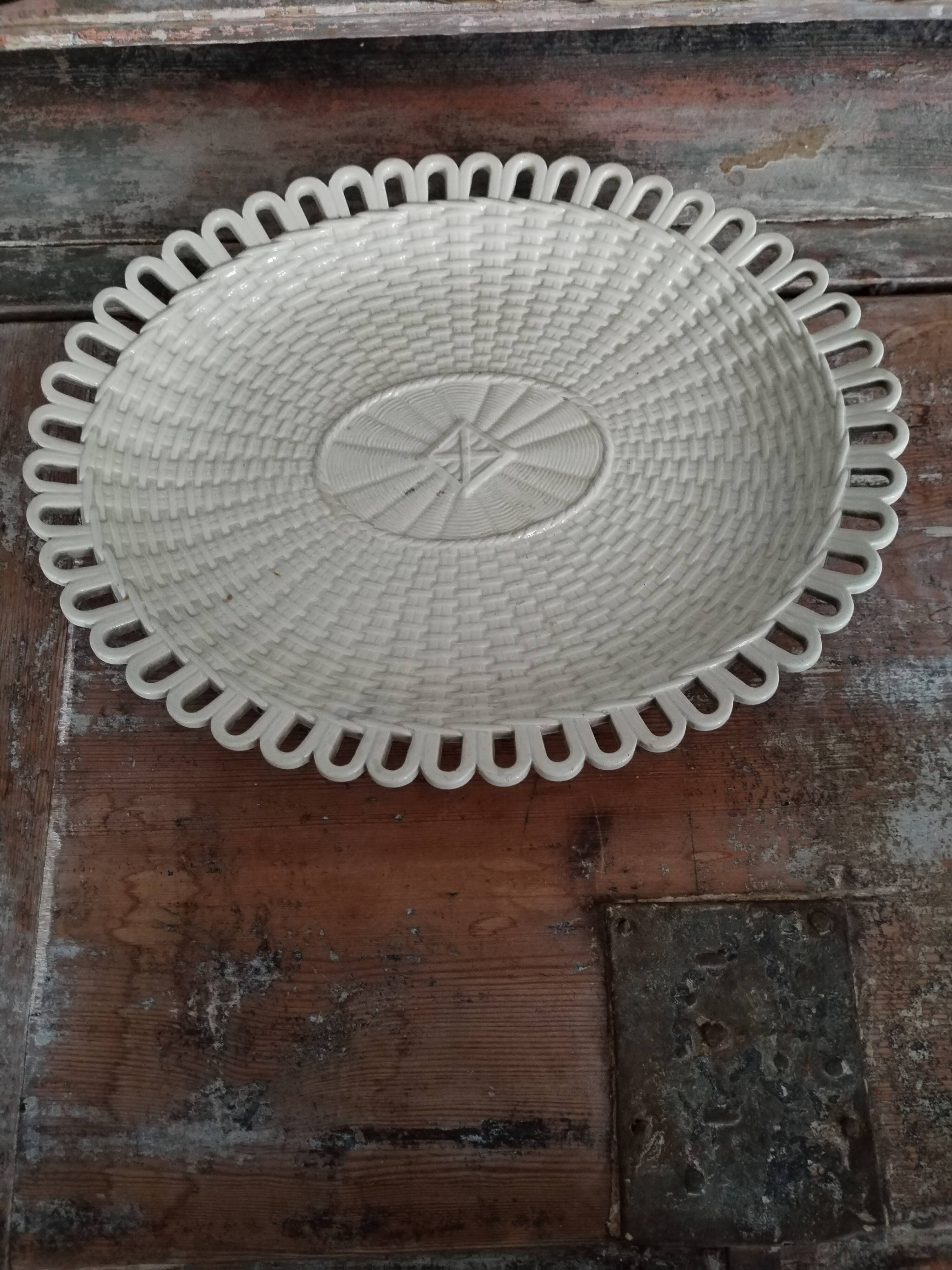 White festoon dish Wedgwood 19th