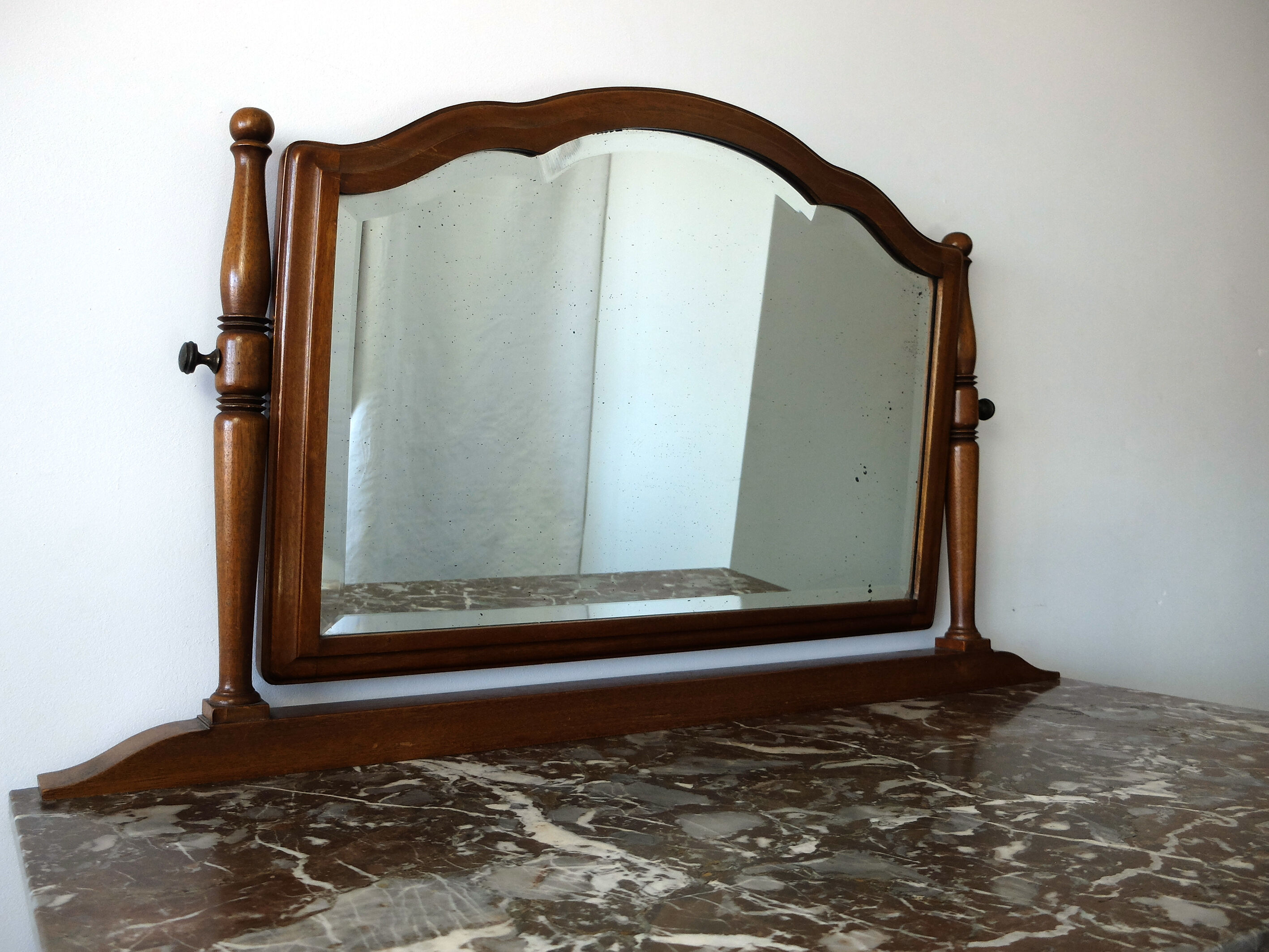 Belgian Art Deco dressing table with marquetry, red marble top, 1920-1930