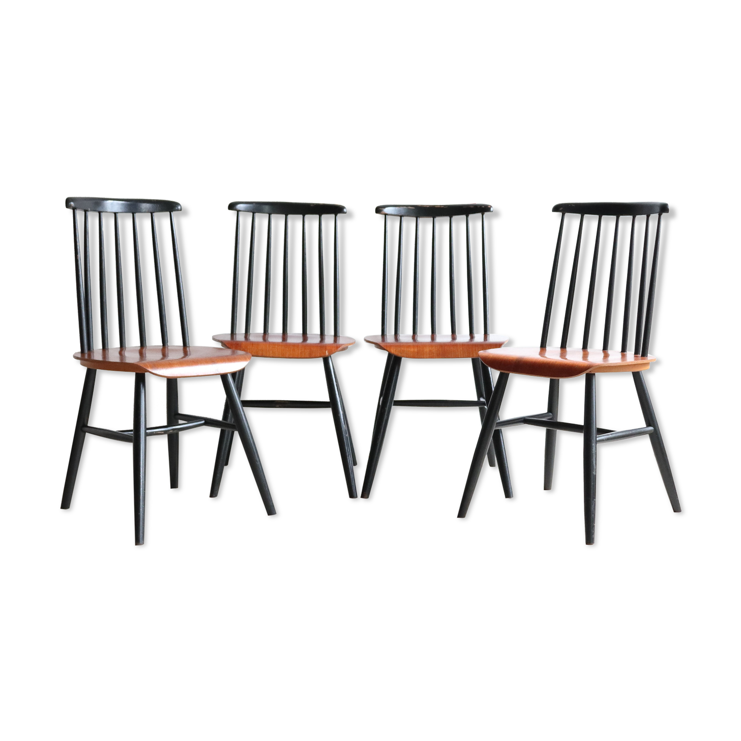 Suite de quatre chaises Fanett par Ilmari Tapiovaara