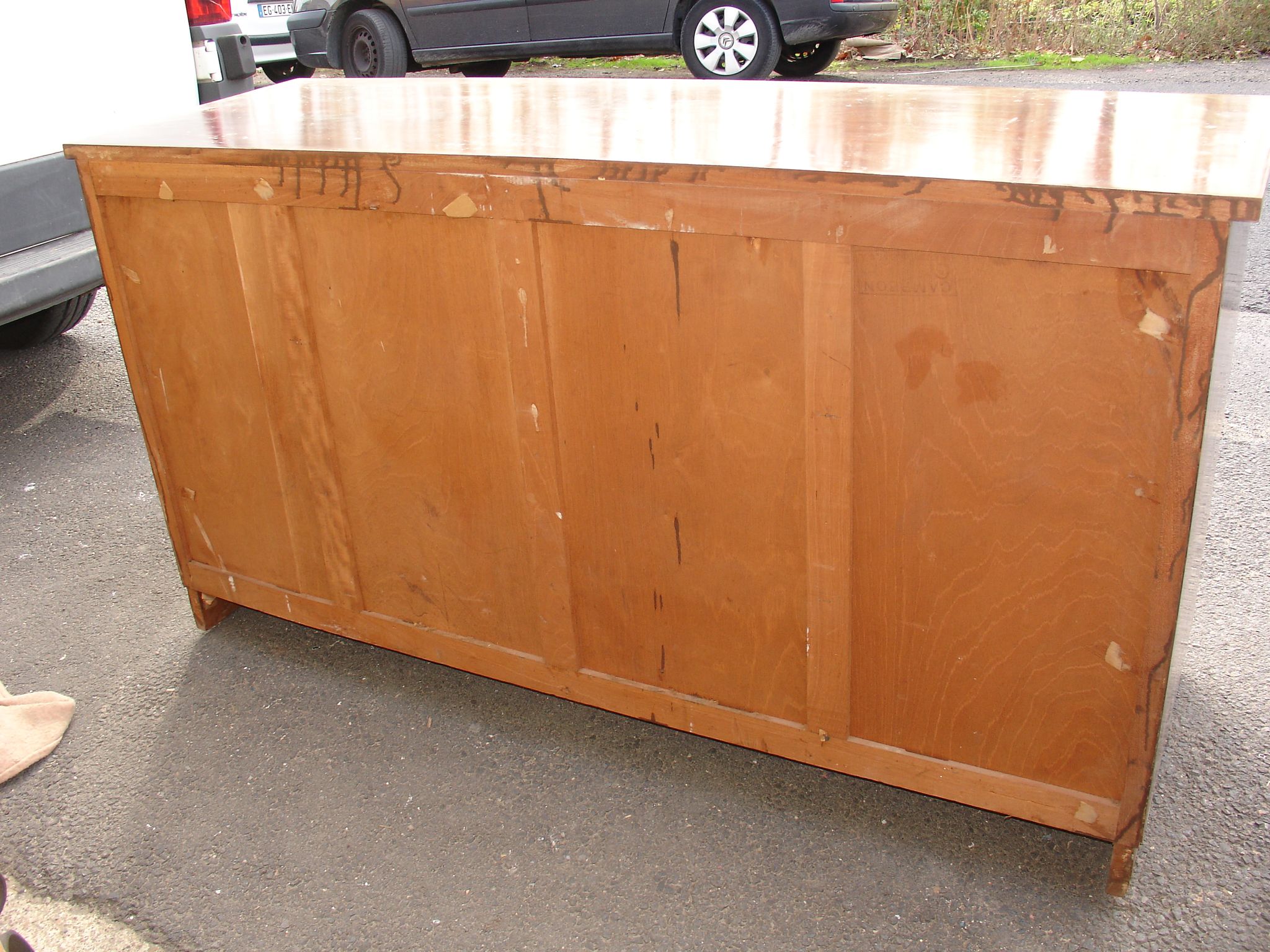 Six-drawer mahogany and straw chest of drawers, circa 1950, made in Mexico