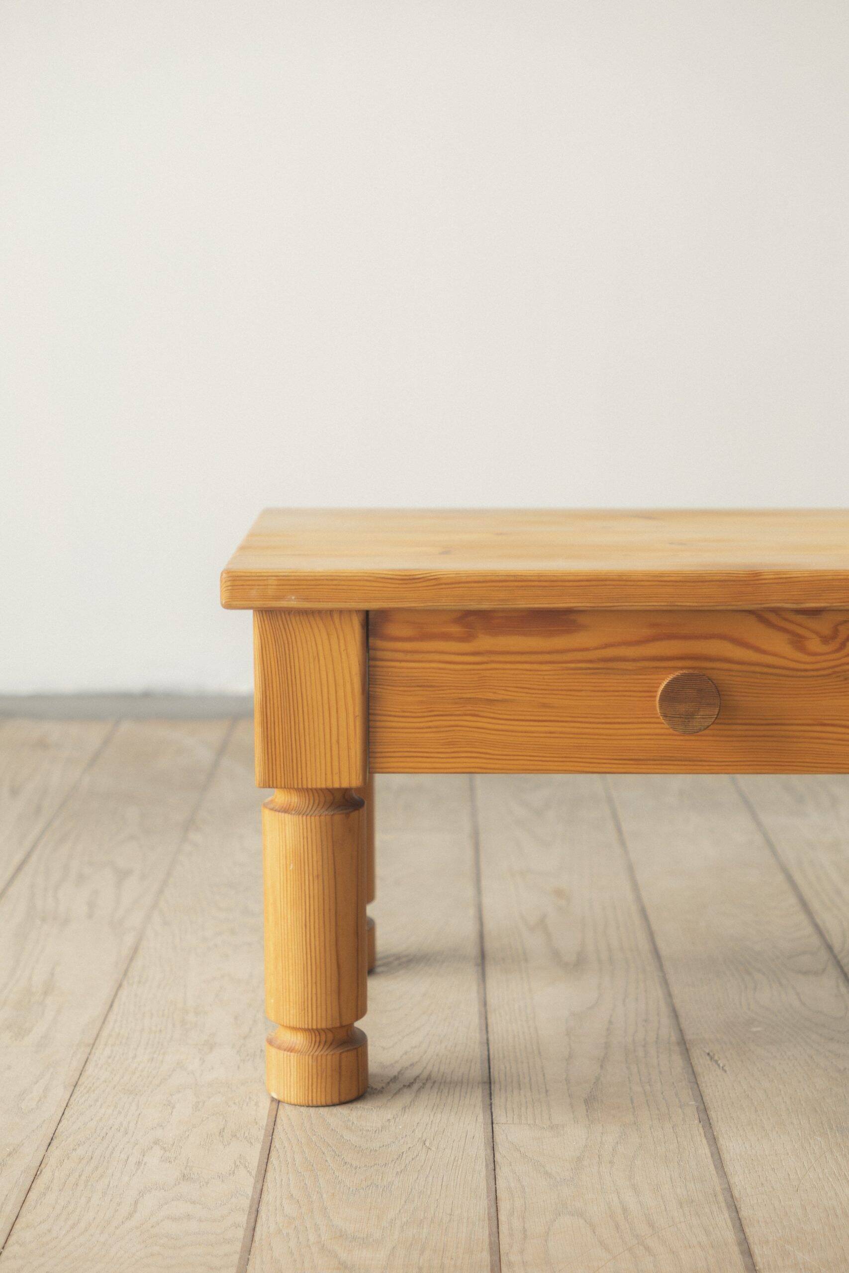 Uno & Östen Kristiansson, pine coffe table