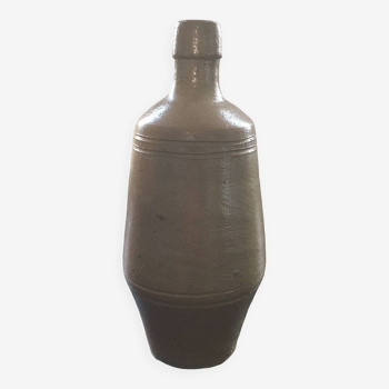 Beige stoneware bottle