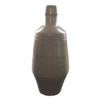 Beige stoneware bottle