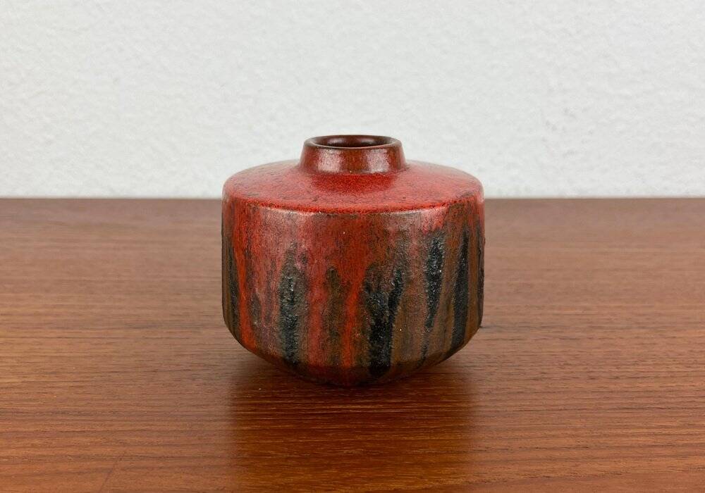 Brutalist studio pottery vase by Lu and Gerd Grove, 1964.
