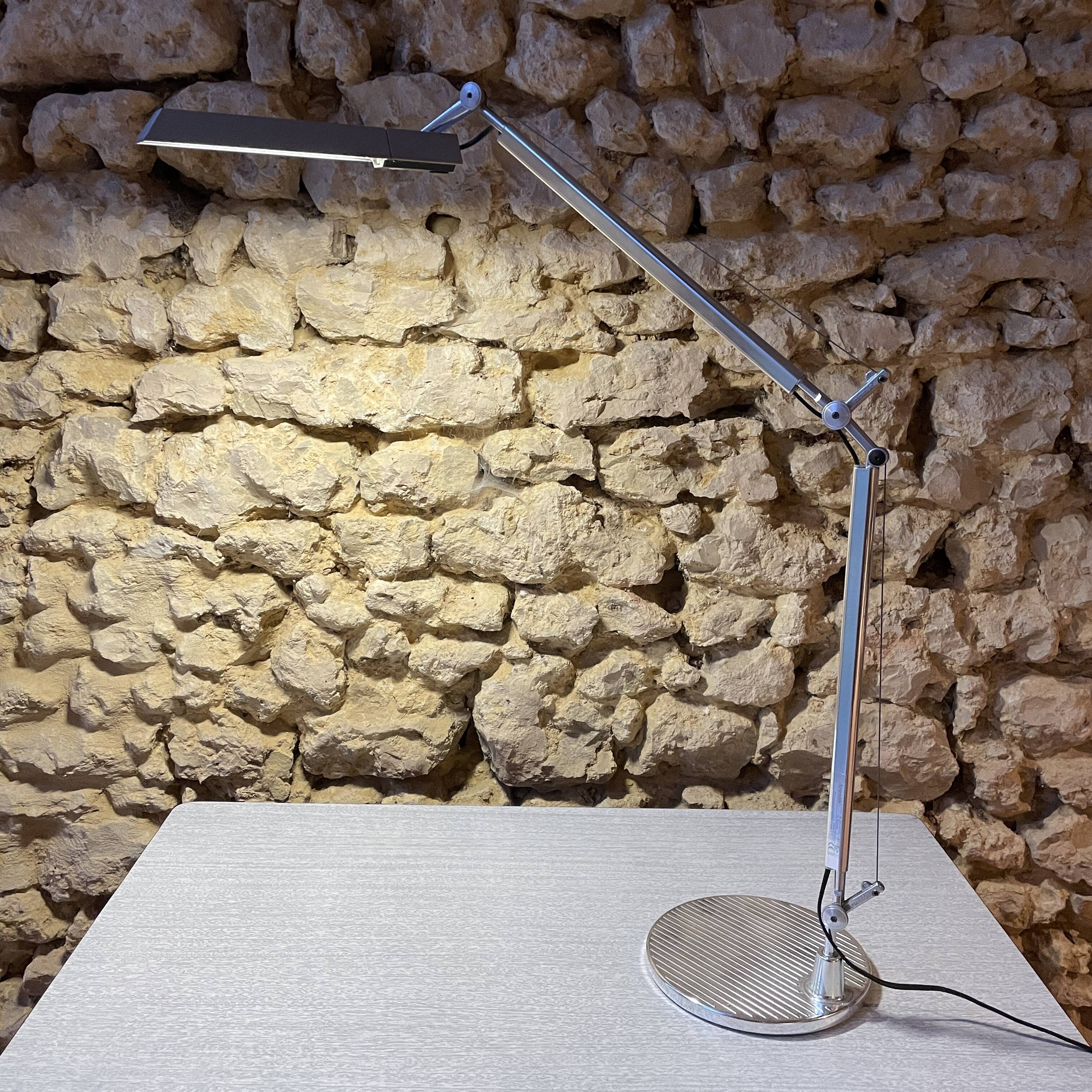 Architect's lamp - Artemide - Tolomeo video