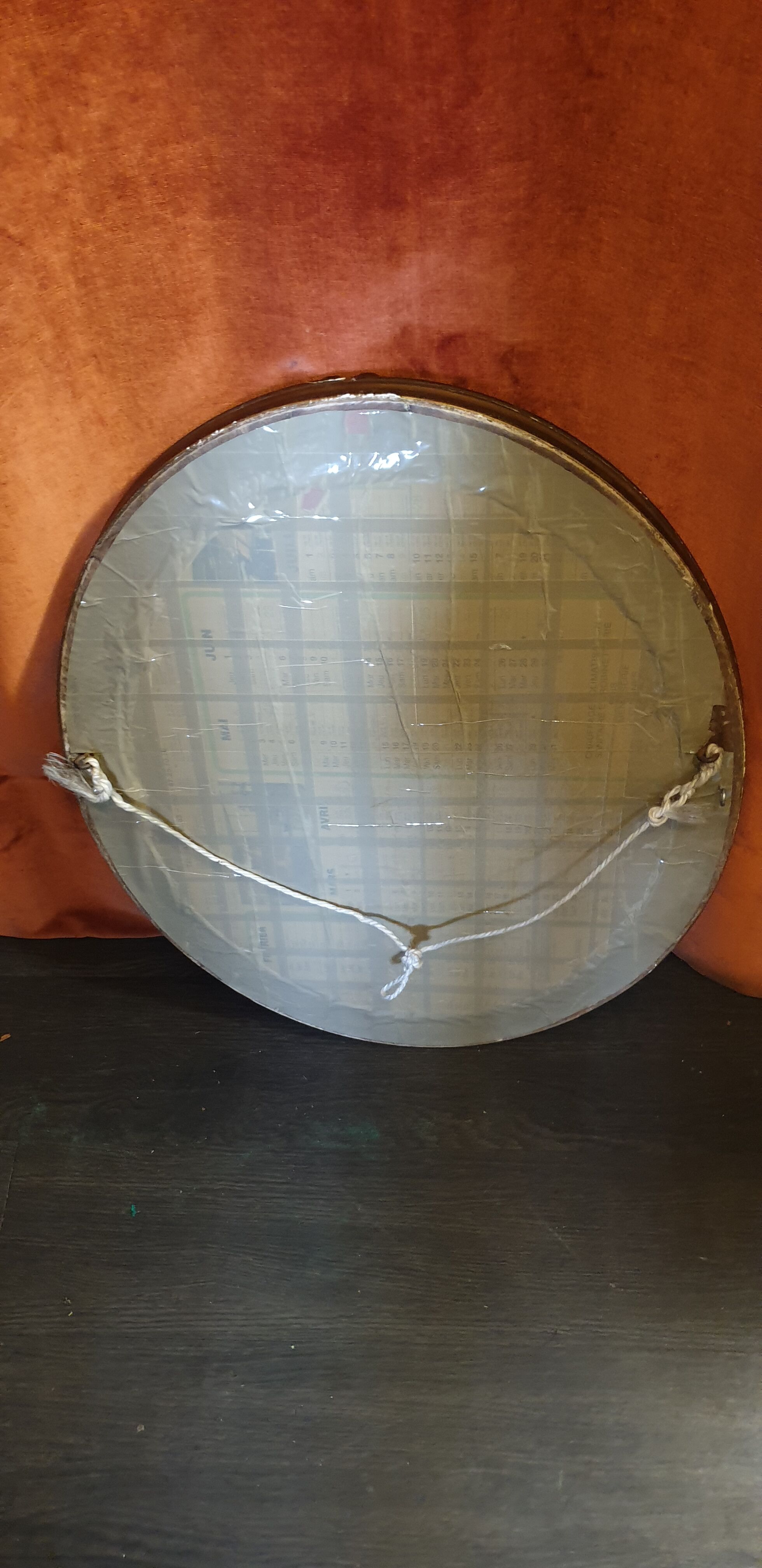 Art Deco oval frame